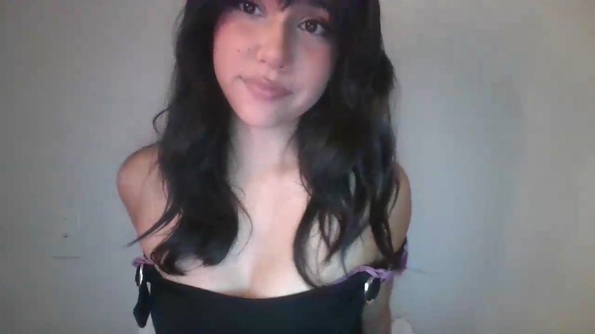 Gallery image thumbnail from lilagomez's myfreecams stream on, 06/25/2026, 10:49 image 19 of 20