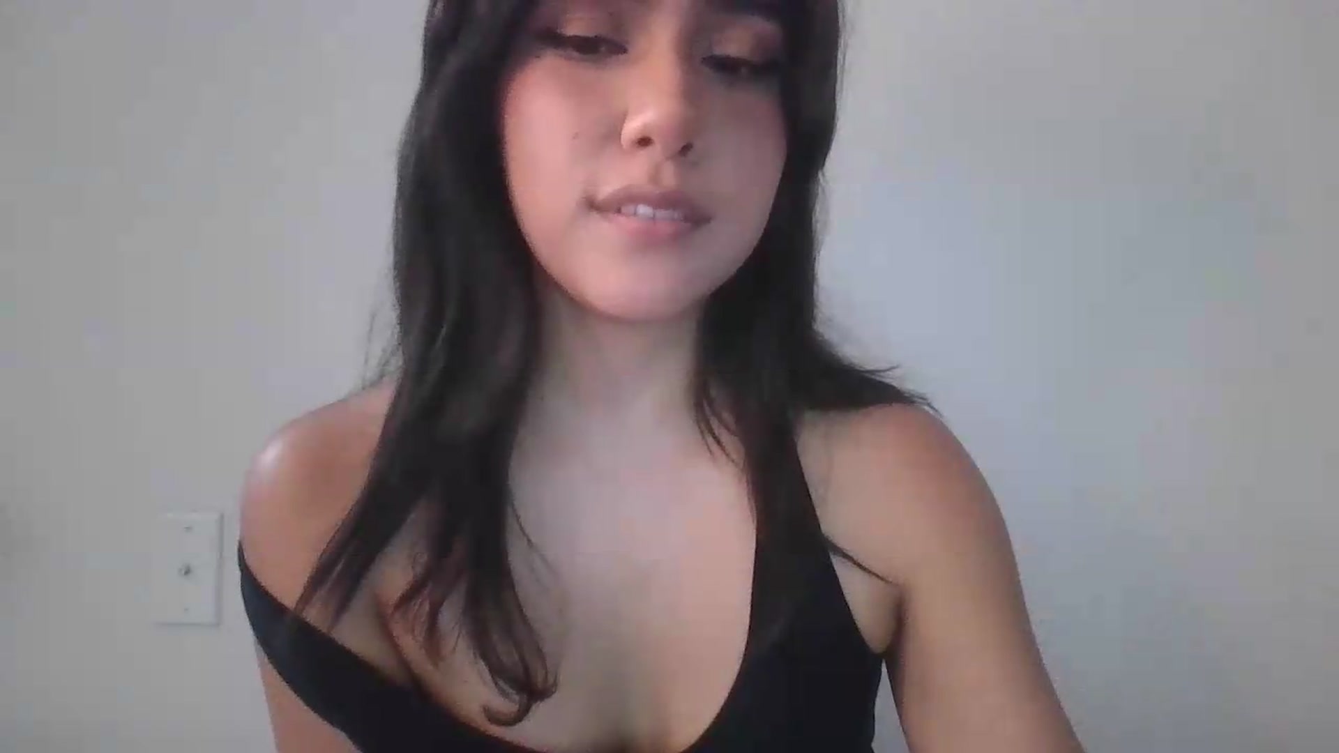 Gallery image thumbnail from lilagomez's myfreecams stream on, 06/27/2026, 08:44 image 16 of 20