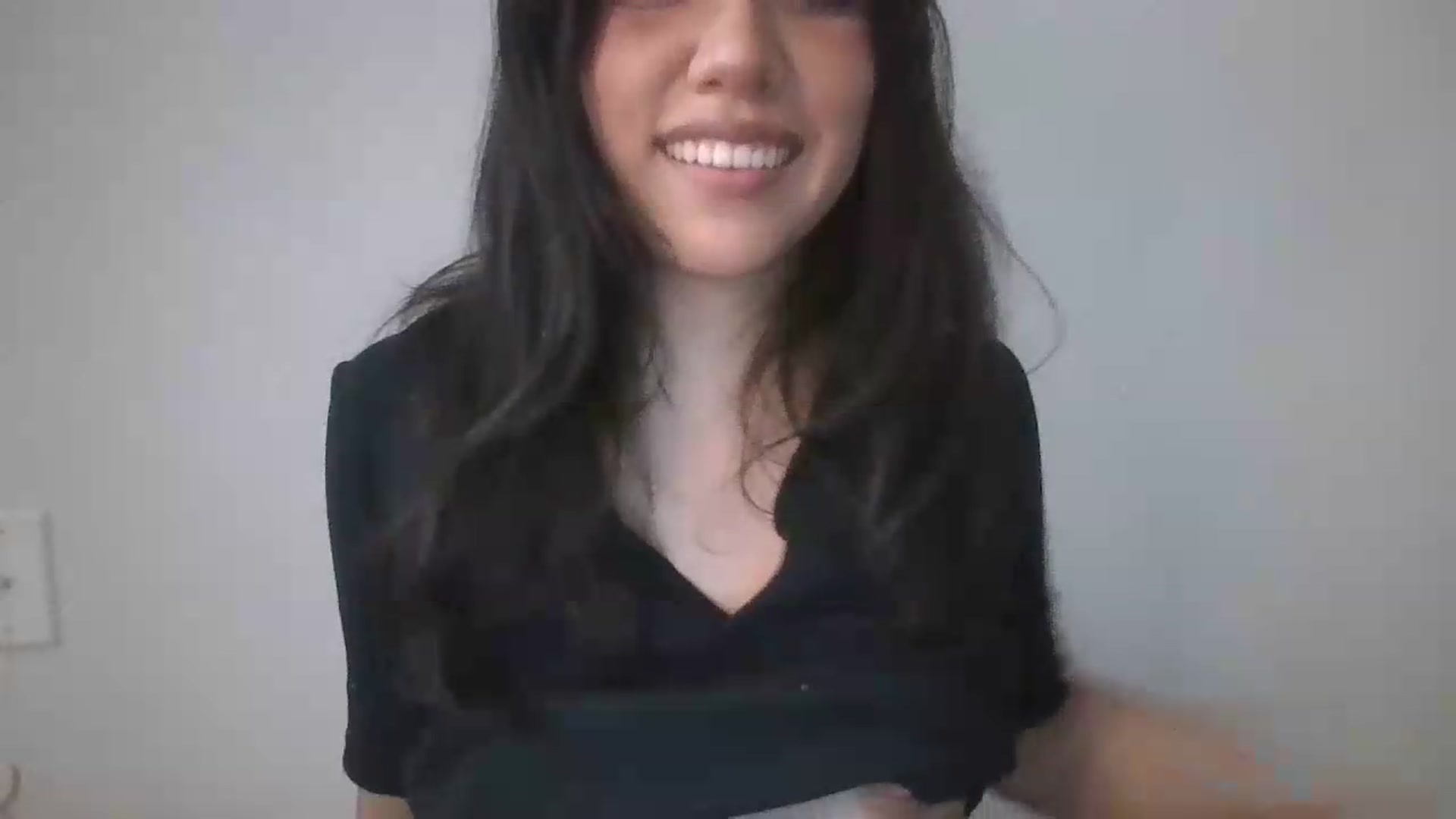 Gallery image thumbnail from lilagomez's myfreecams stream on, 08/17/2026, 09:33 image 10 of 20