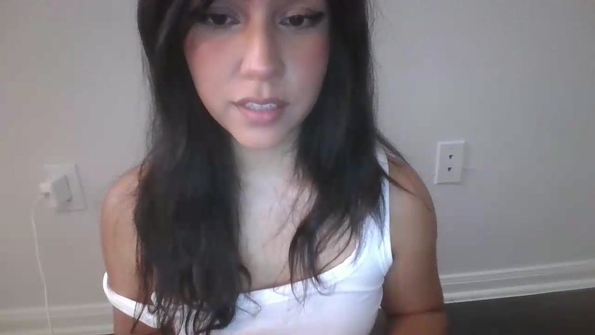 Gallery image thumbnail from lilagomez's myfreecams stream on, 09/20/2026, 10:40 image 12 of 20