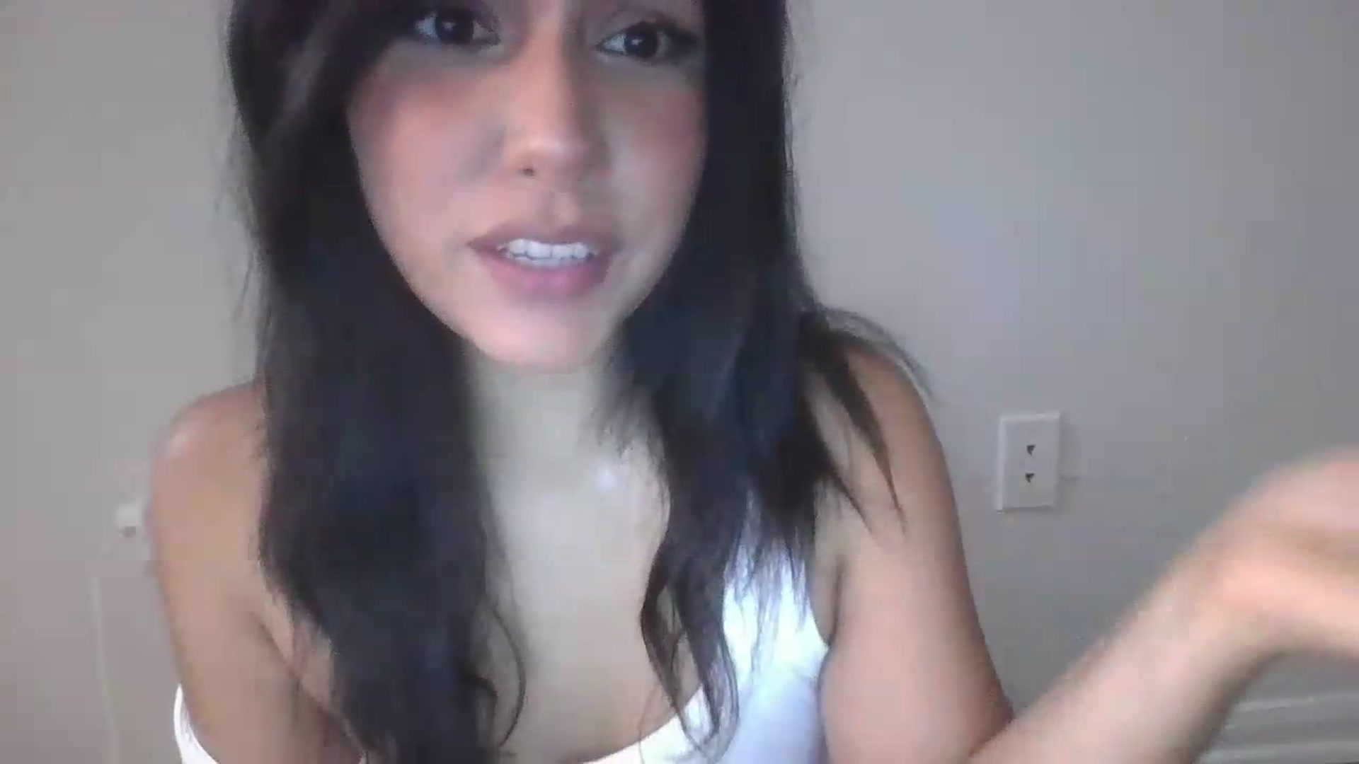 Gallery image thumbnail from lilagomez's myfreecams stream on, 09/20/2026, 10:40 image 17 of 20