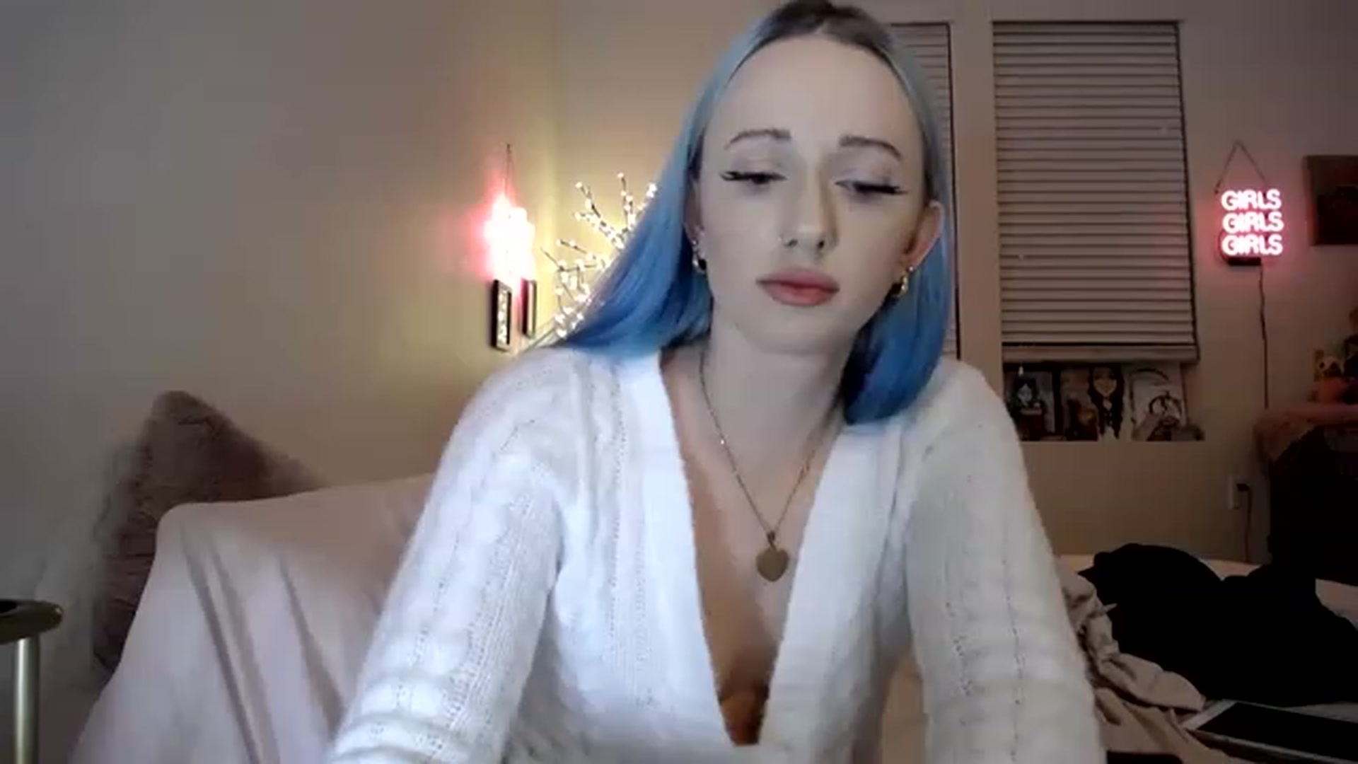 Gallery image thumbnail from lilbaby's myfreecams stream on, 11/15/2022, 05:59 image 2 of 20