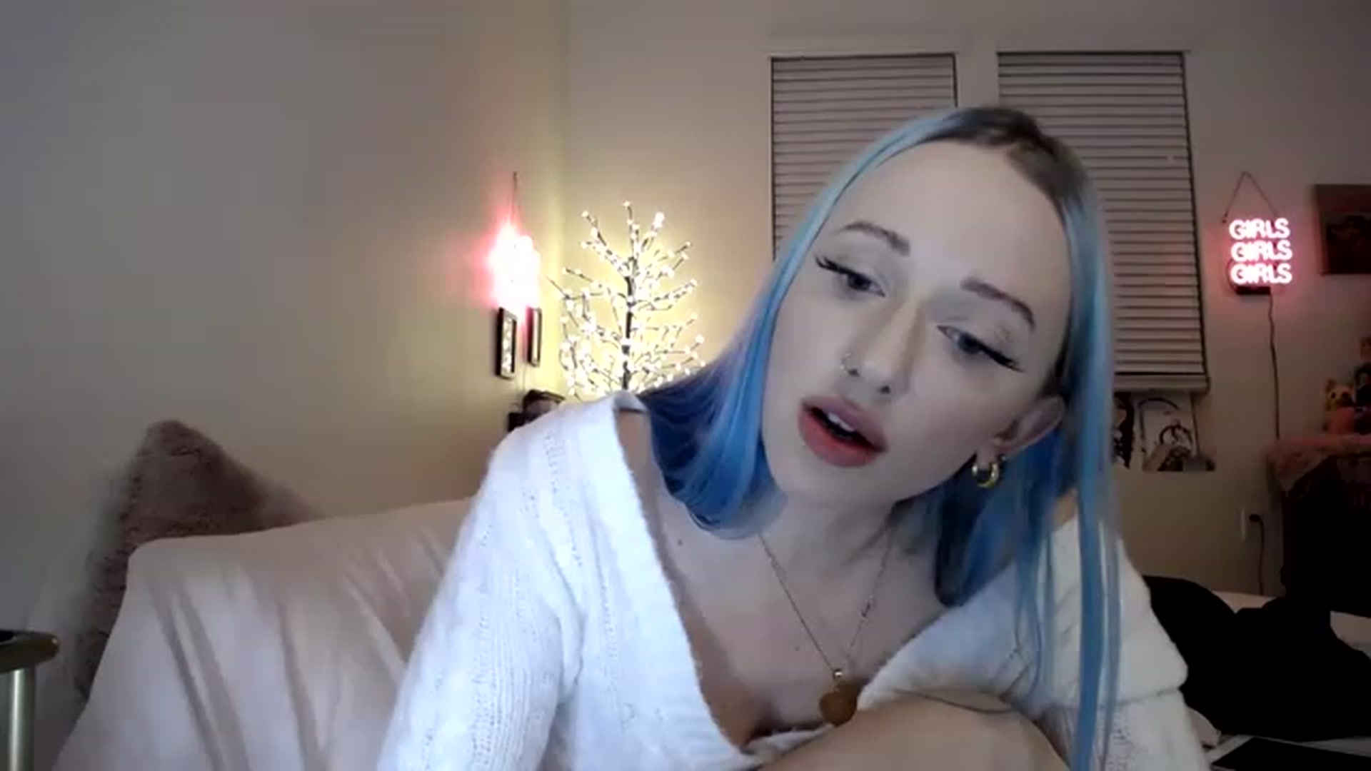 Gallery image thumbnail from lilbaby's myfreecams stream on, 11/15/2022, 05:59 image 12 of 20