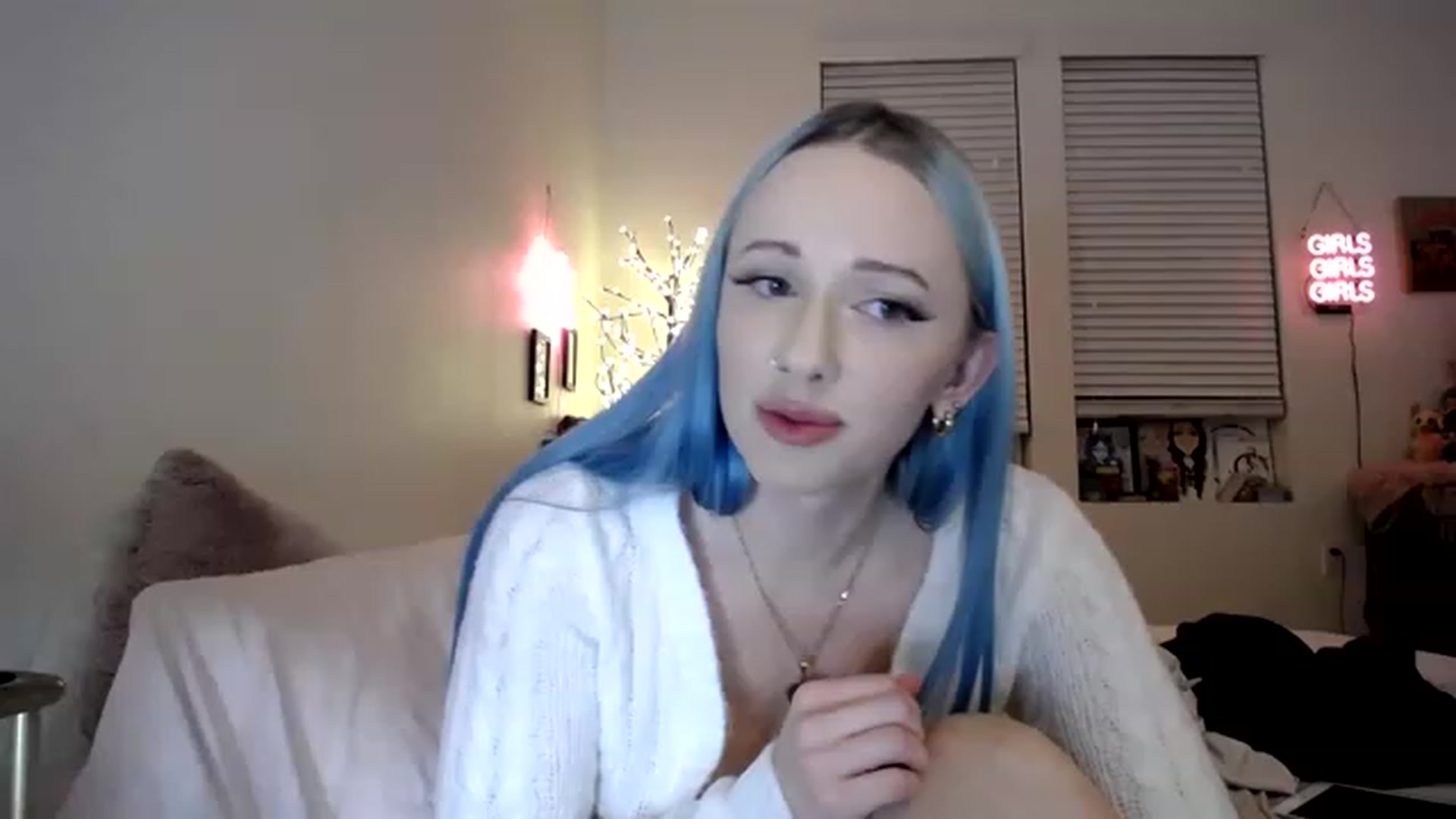 Gallery image thumbnail from lilbaby's myfreecams stream on, 11/15/2022, 05:59 image 5 of 20