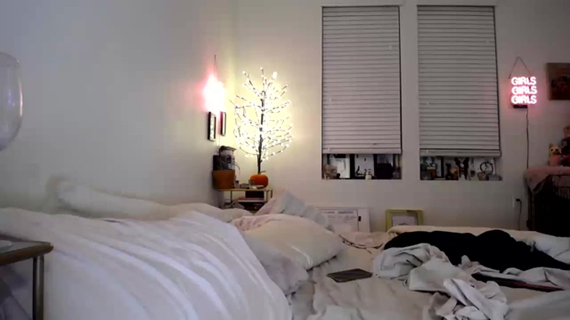 Gallery image thumbnail from lilbaby's myfreecams stream on, 11/18/2022, 07:14 image 20 of 20
