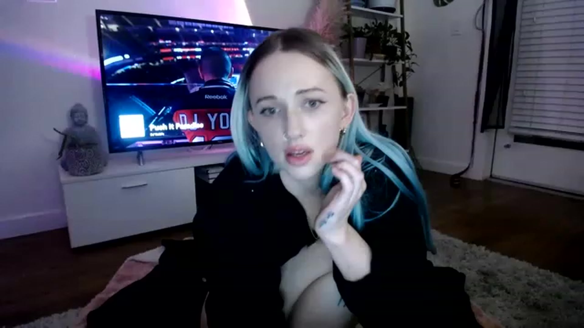 Gallery image thumbnail from lilbaby's myfreecams stream on, 02/13/2023, 05:34 image 1 of 20