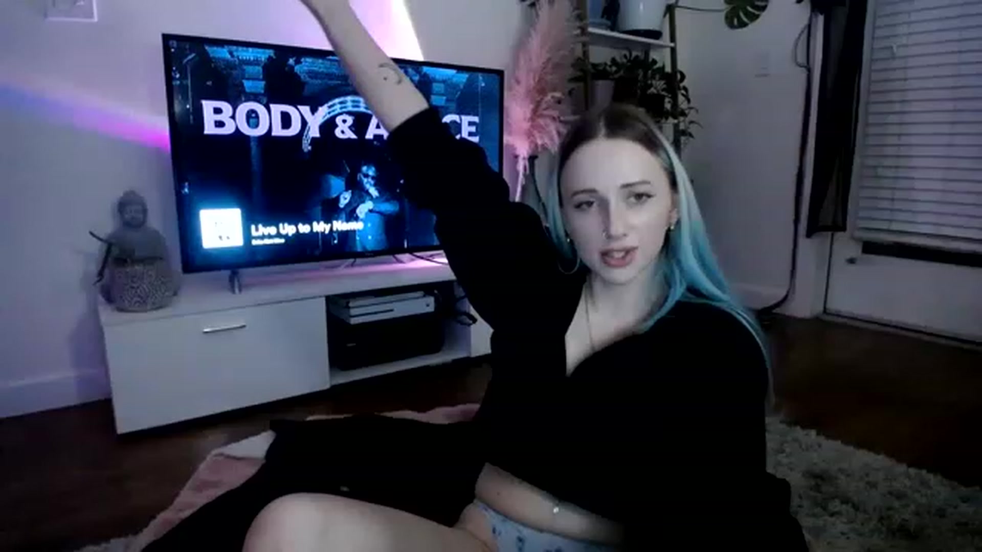 Gallery image thumbnail from lilbaby's myfreecams stream on, 02/13/2023, 05:34 image 19 of 20