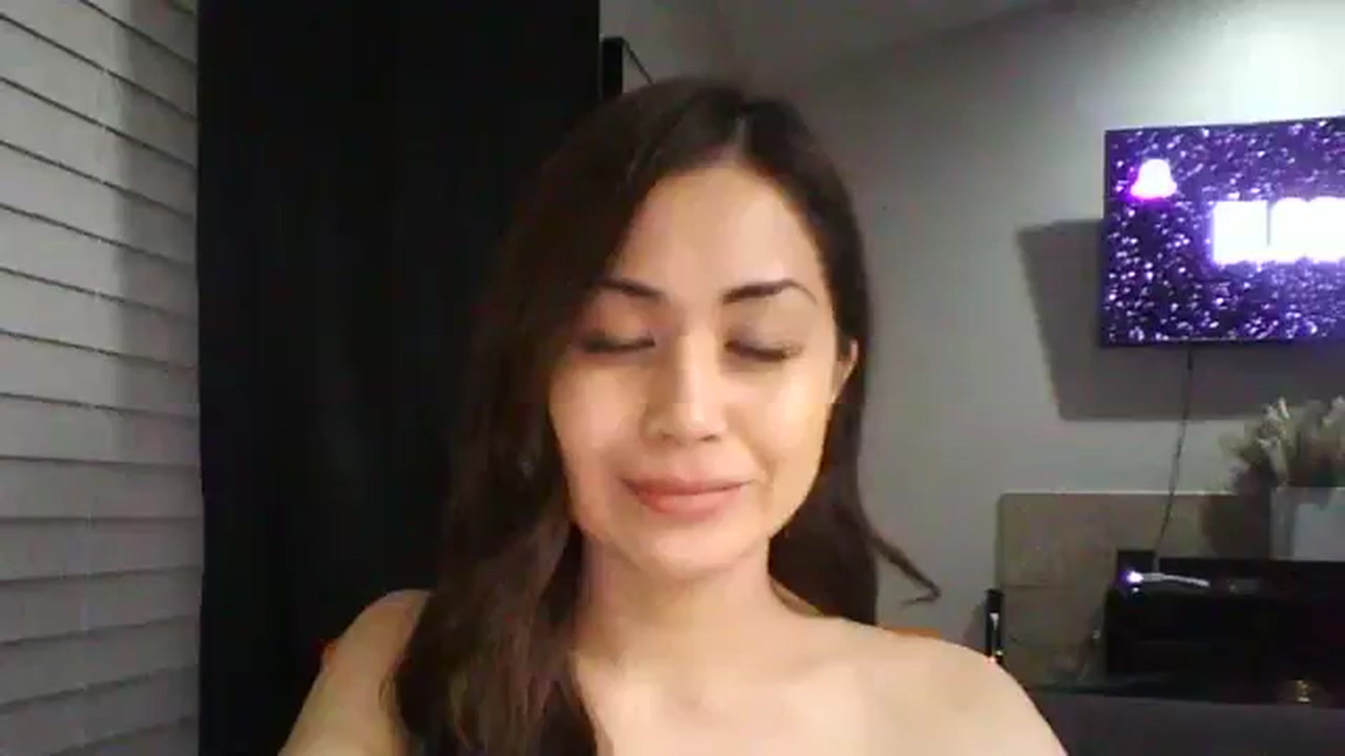 Gallery image thumbnail from lilganjaa's myfreecams stream on, 06/09/2024, 11:57 image 5 of 20