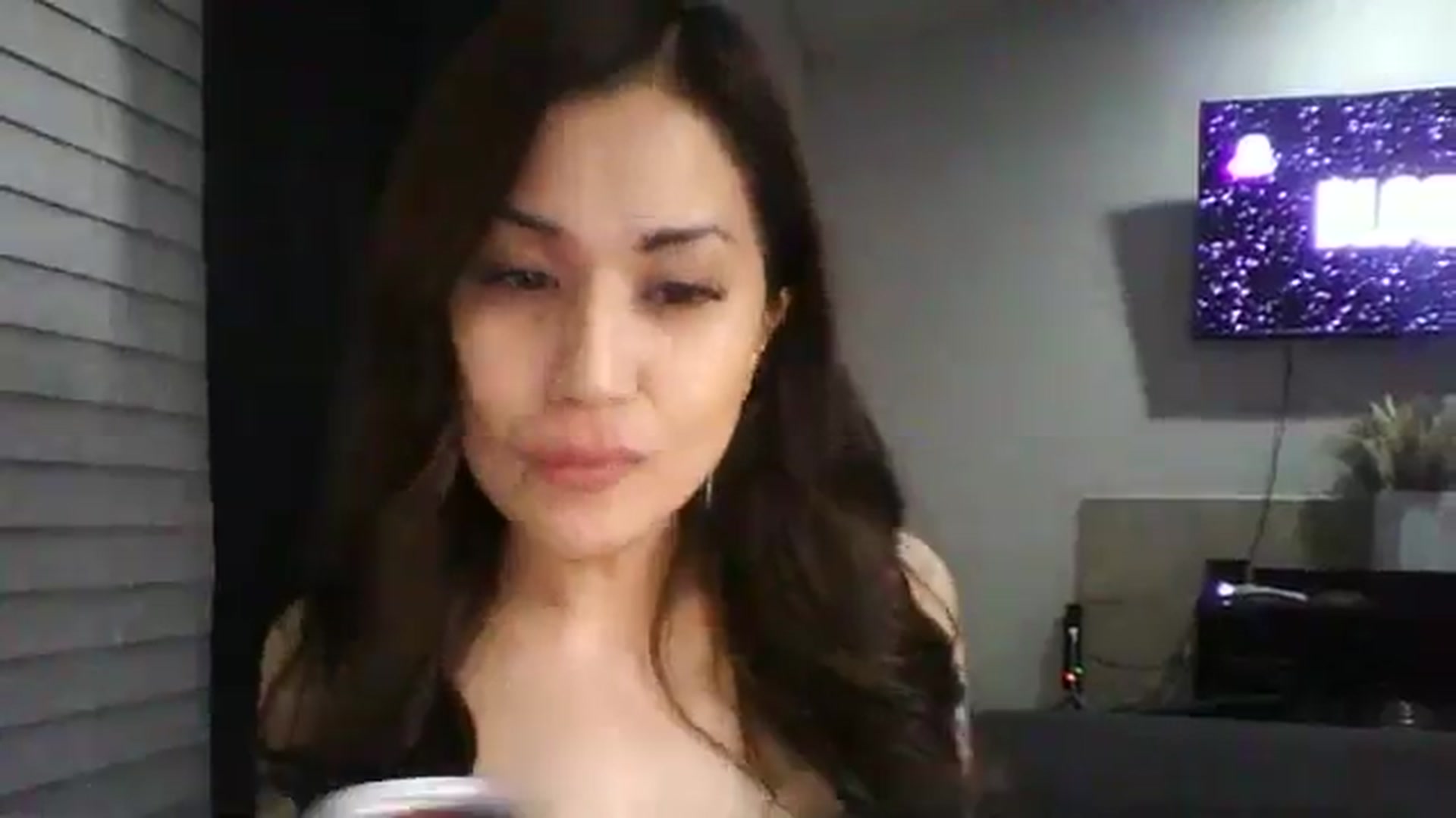 Gallery image thumbnail from lilganjaa's myfreecams stream on, 06/09/2024, 11:57 image 4 of 20
