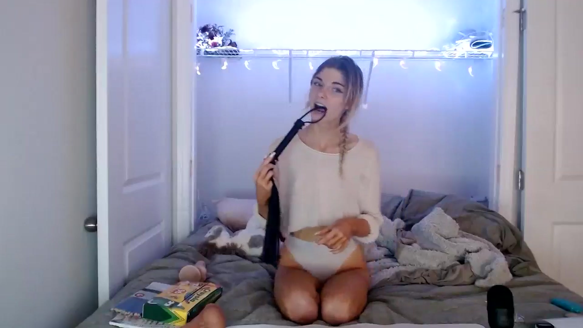 Gallery image thumbnail from lilkayleesi's myfreecams stream on, 05/31/2024, 17:24 image 3 of 20