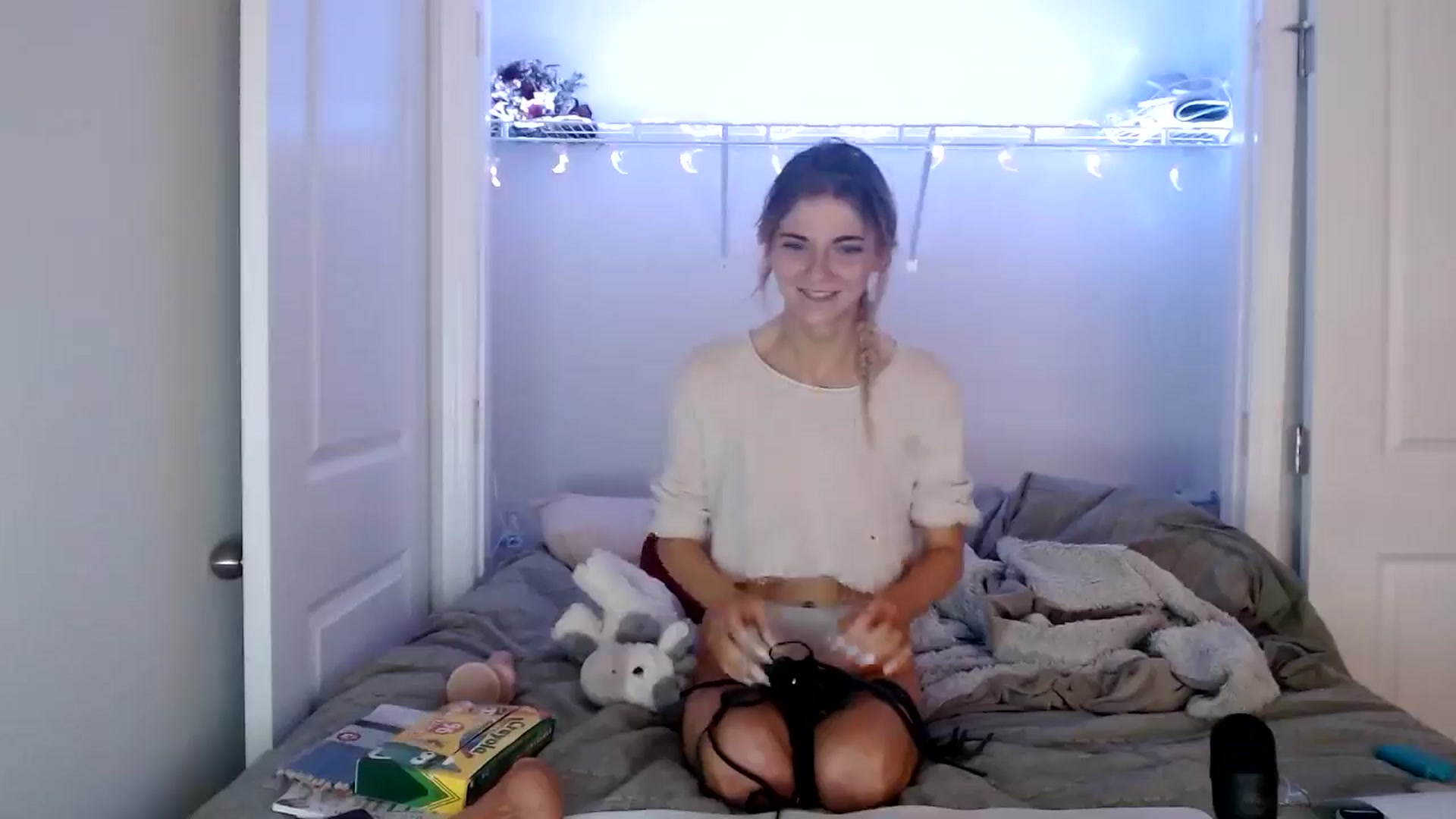Gallery image thumbnail from lilkayleesi's myfreecams stream on, 05/31/2024, 17:24 image 9 of 20