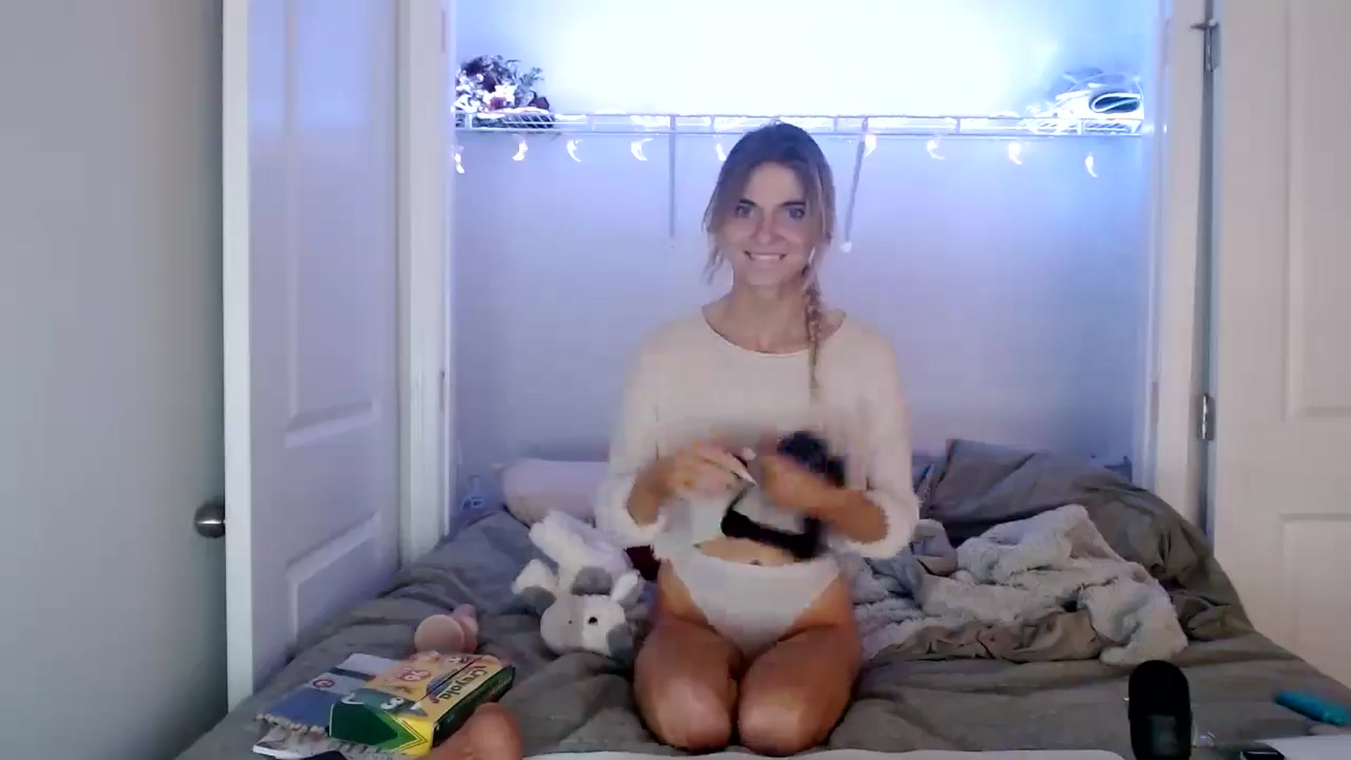 Gallery image thumbnail from lilkayleesi's myfreecams stream on, 05/31/2024, 17:24 image 6 of 20