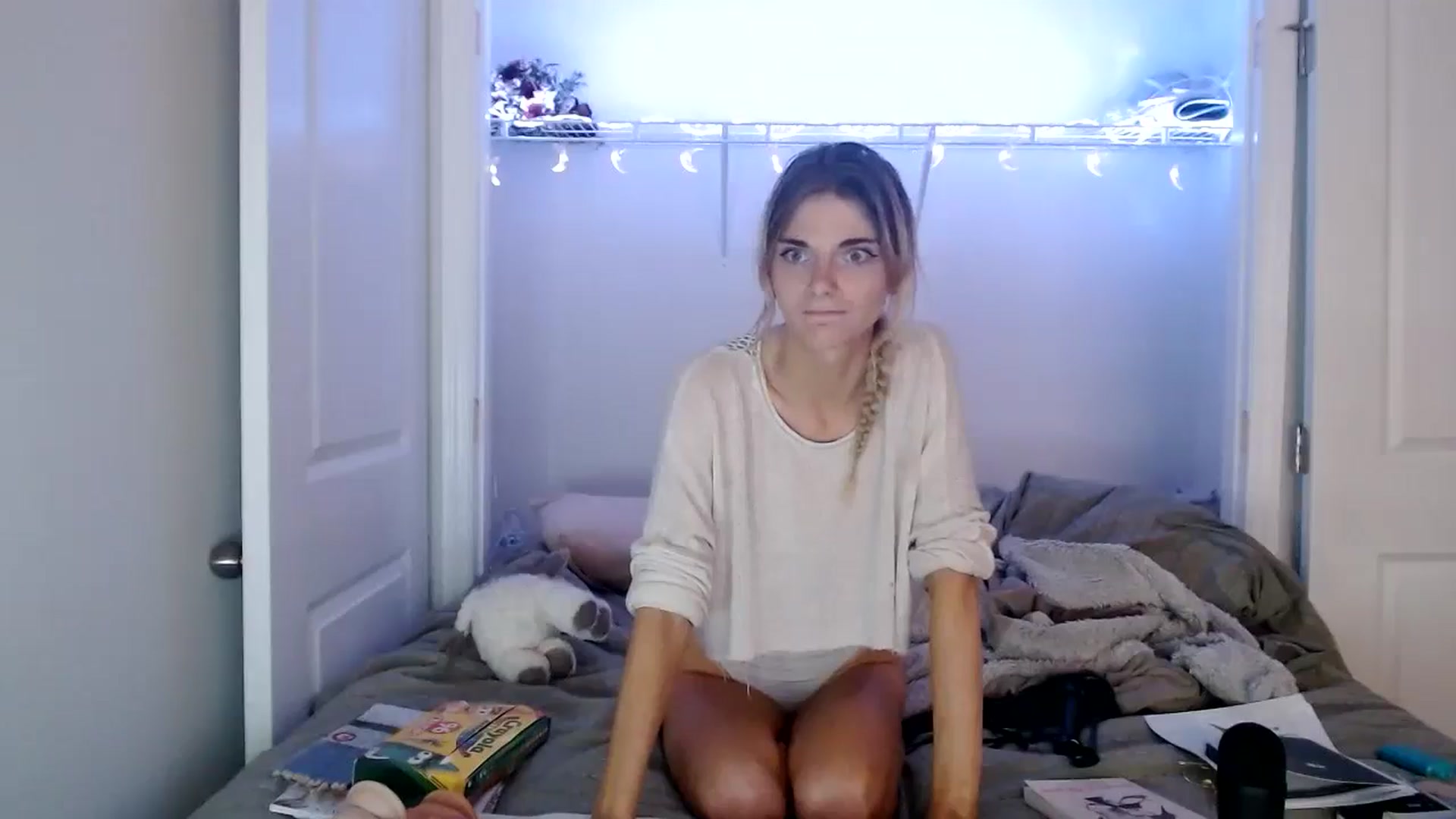 Gallery image thumbnail from lilkayleesi's myfreecams stream on, 05/31/2024, 17:45 image 5 of 20