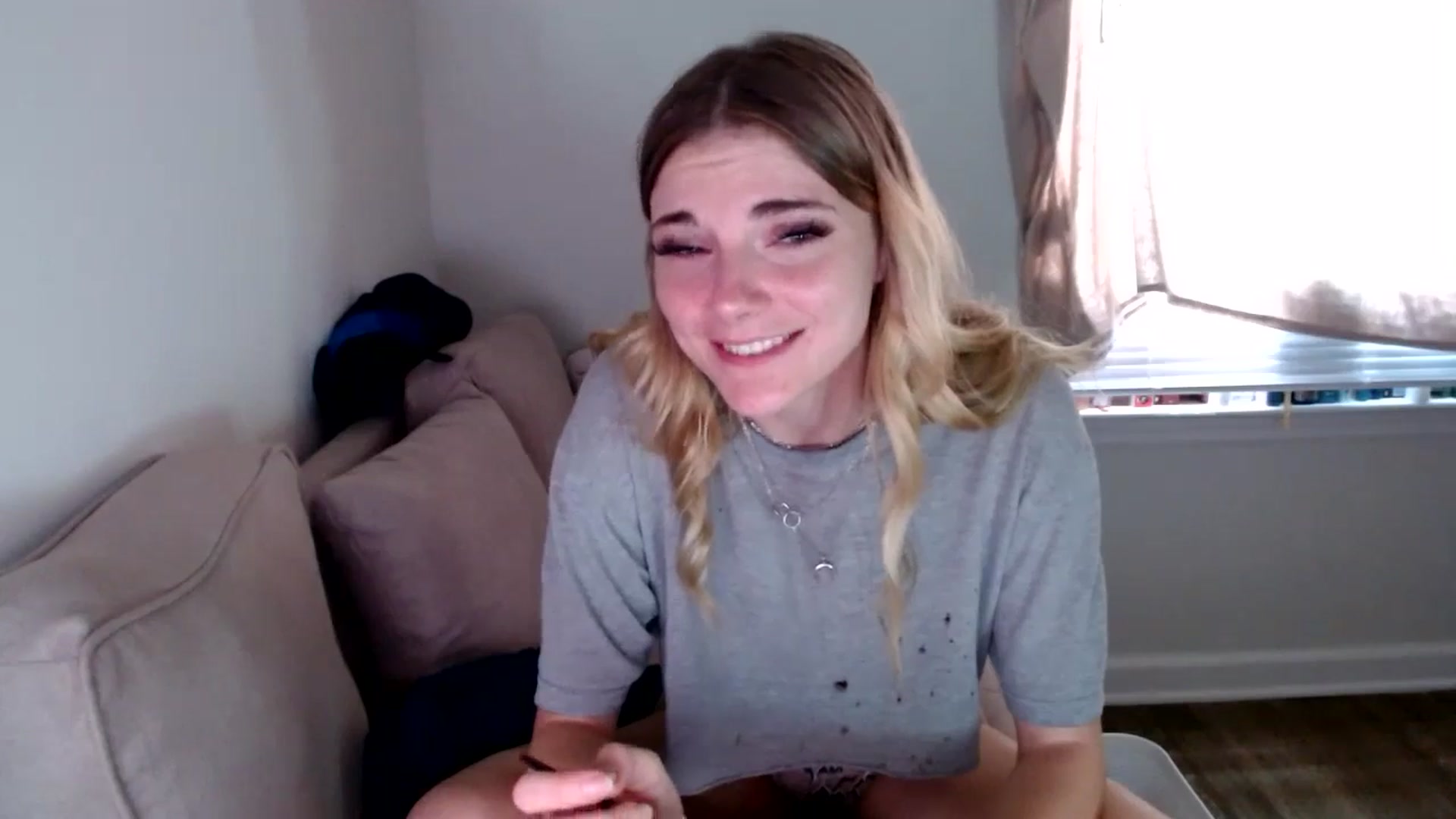 Gallery image thumbnail from lilkayleesi's myfreecams stream on, 07/27/2024, 17:57 image 17 of 20