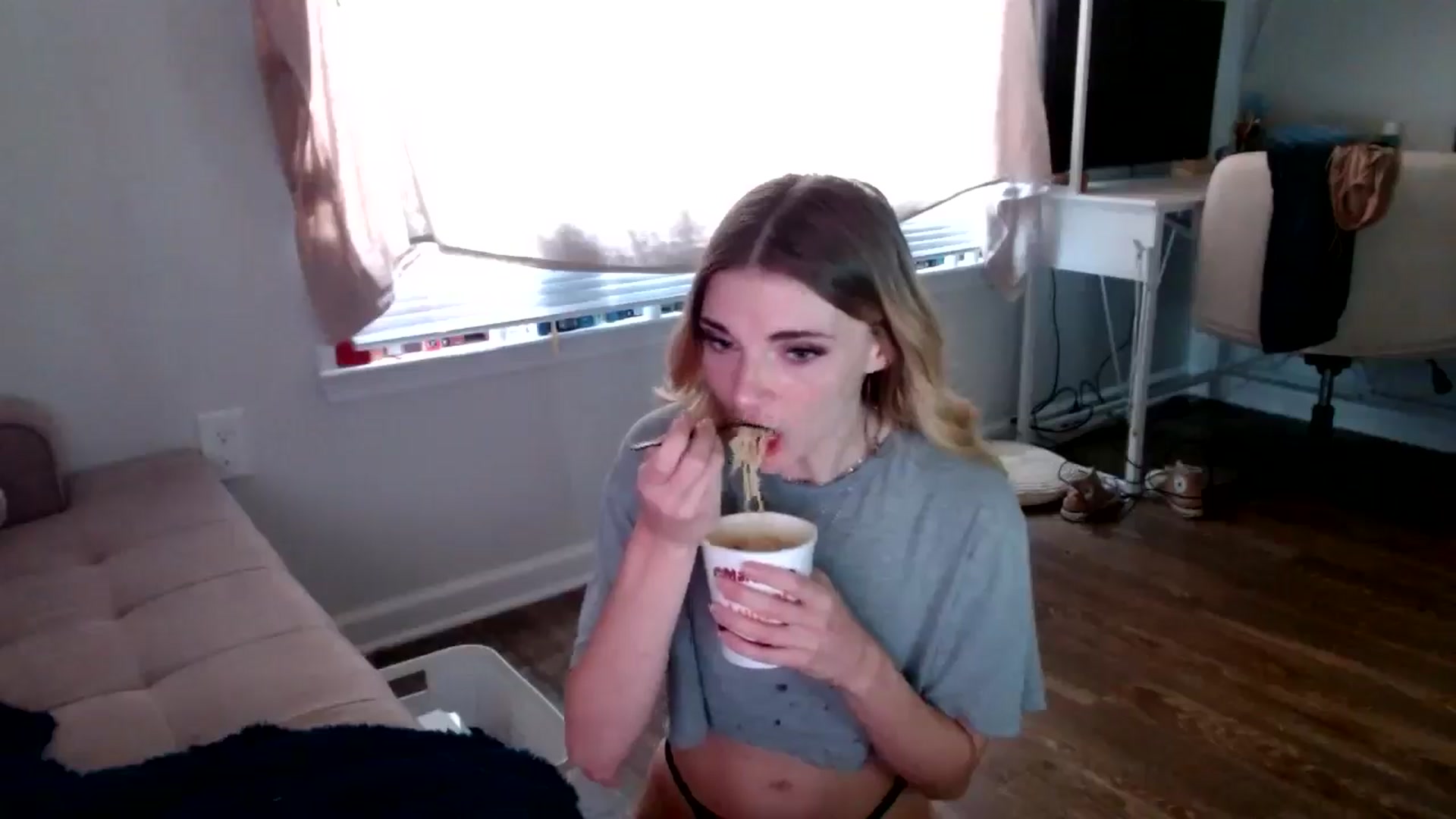 Gallery image thumbnail from lilkayleesi's myfreecams stream on, 07/27/2024, 17:57 image 9 of 20