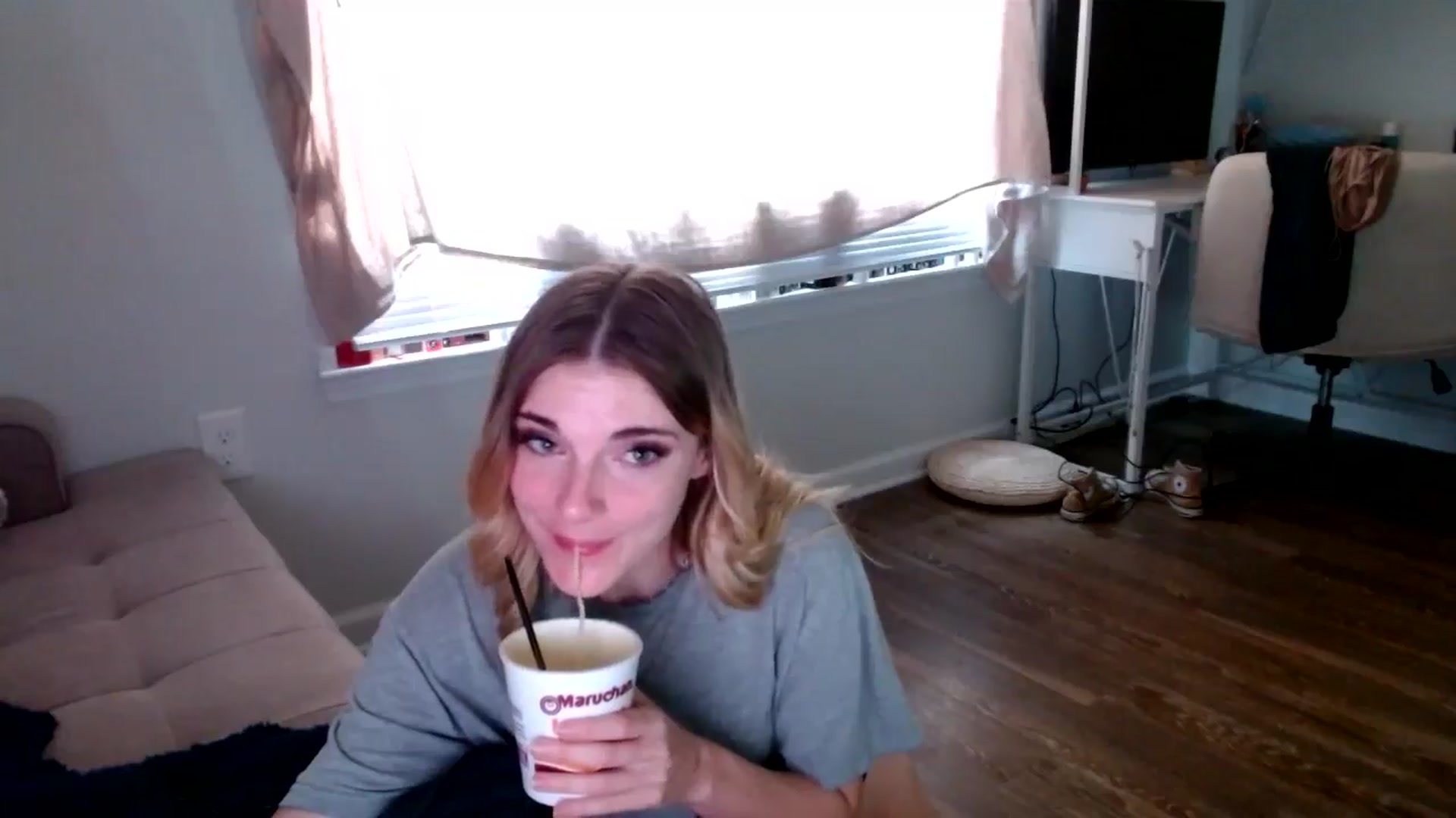 Gallery image thumbnail from lilkayleesi's myfreecams stream on, 07/27/2024, 17:57 image 14 of 20