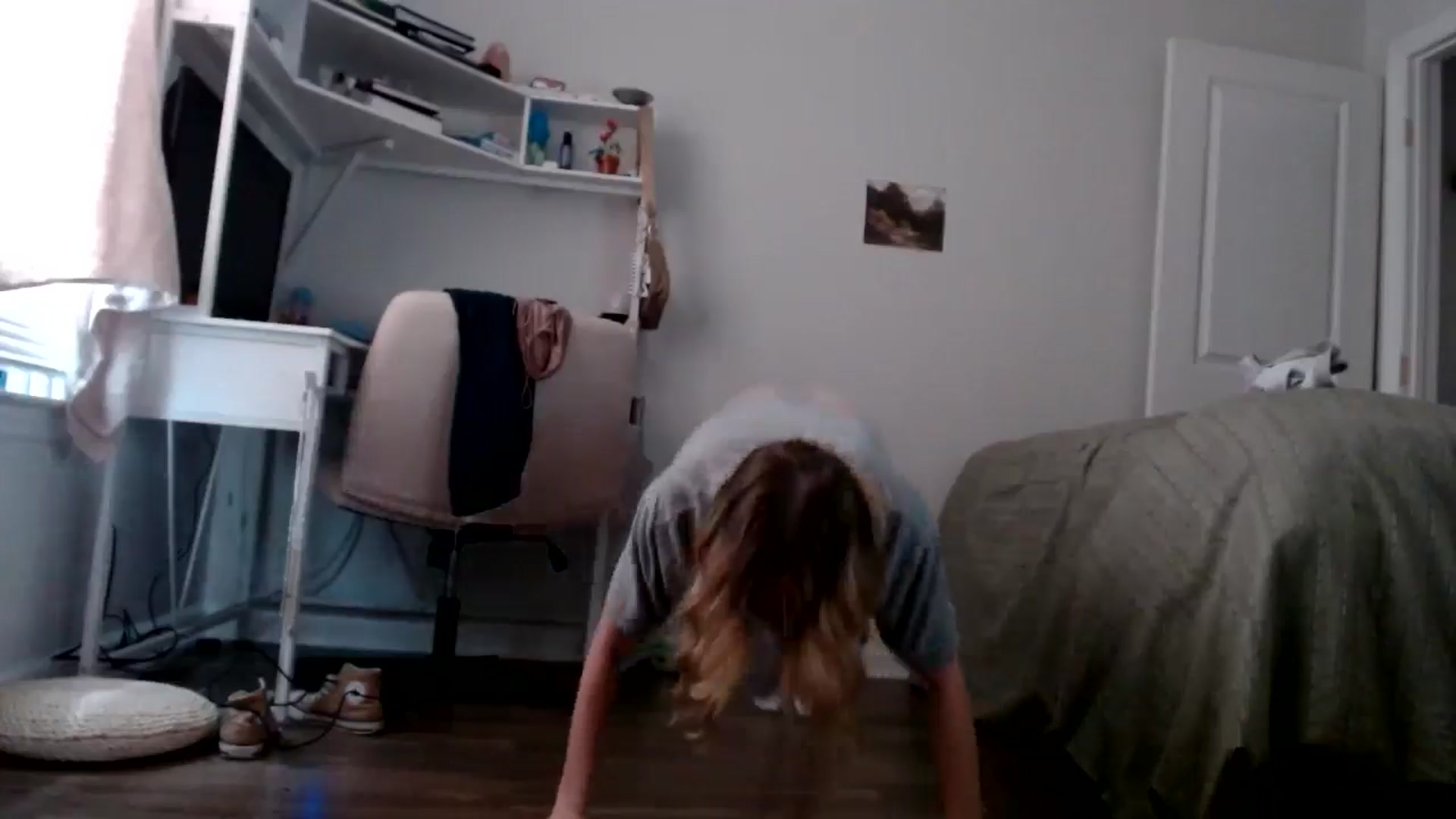 Gallery image thumbnail from lilkayleesi's myfreecams stream on, 07/27/2024, 17:57 image 4 of 20