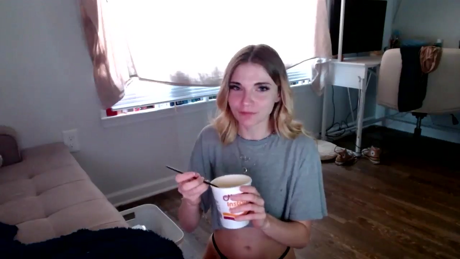 Gallery image thumbnail from lilkayleesi's myfreecams stream on, 07/27/2024, 17:57 image 12 of 20