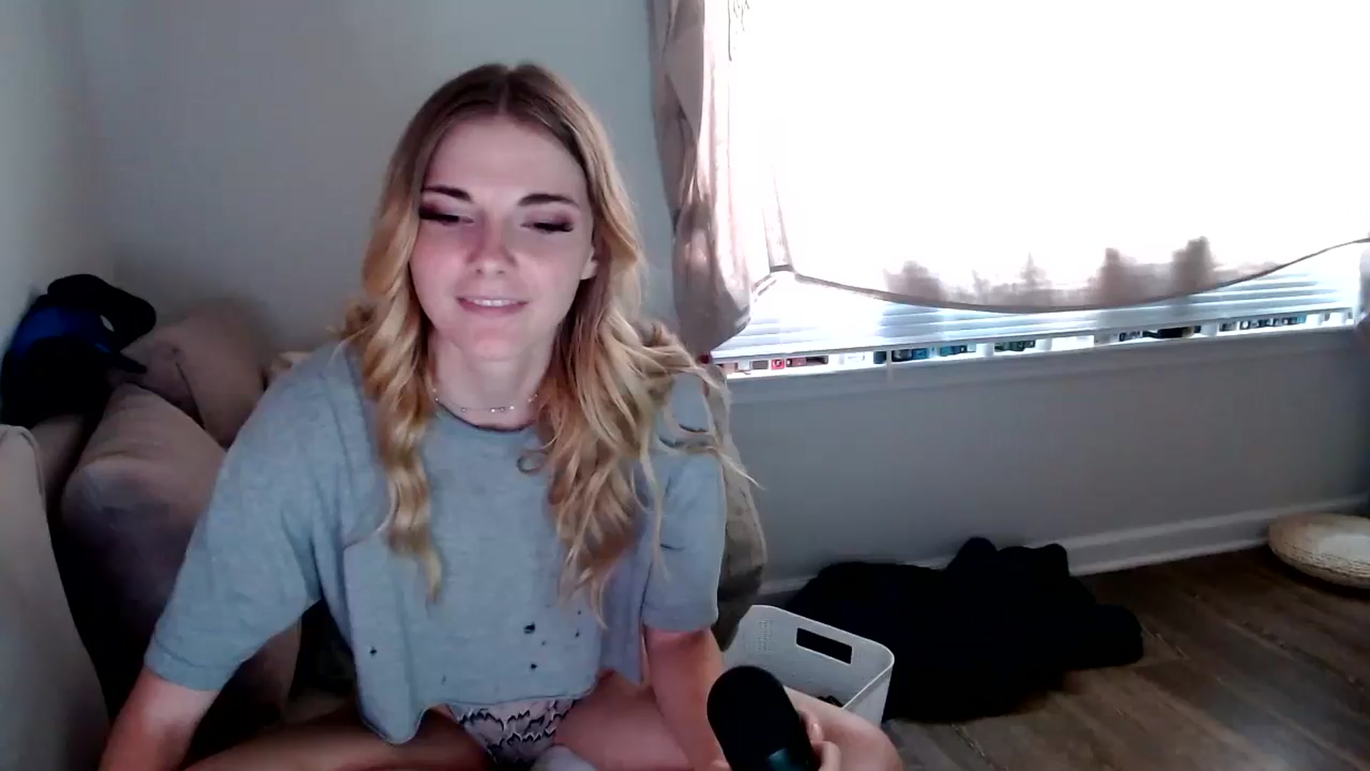 Gallery image thumbnail from lilkayleesi's myfreecams stream on, 07/27/2024, 22:41 image 1 of 20