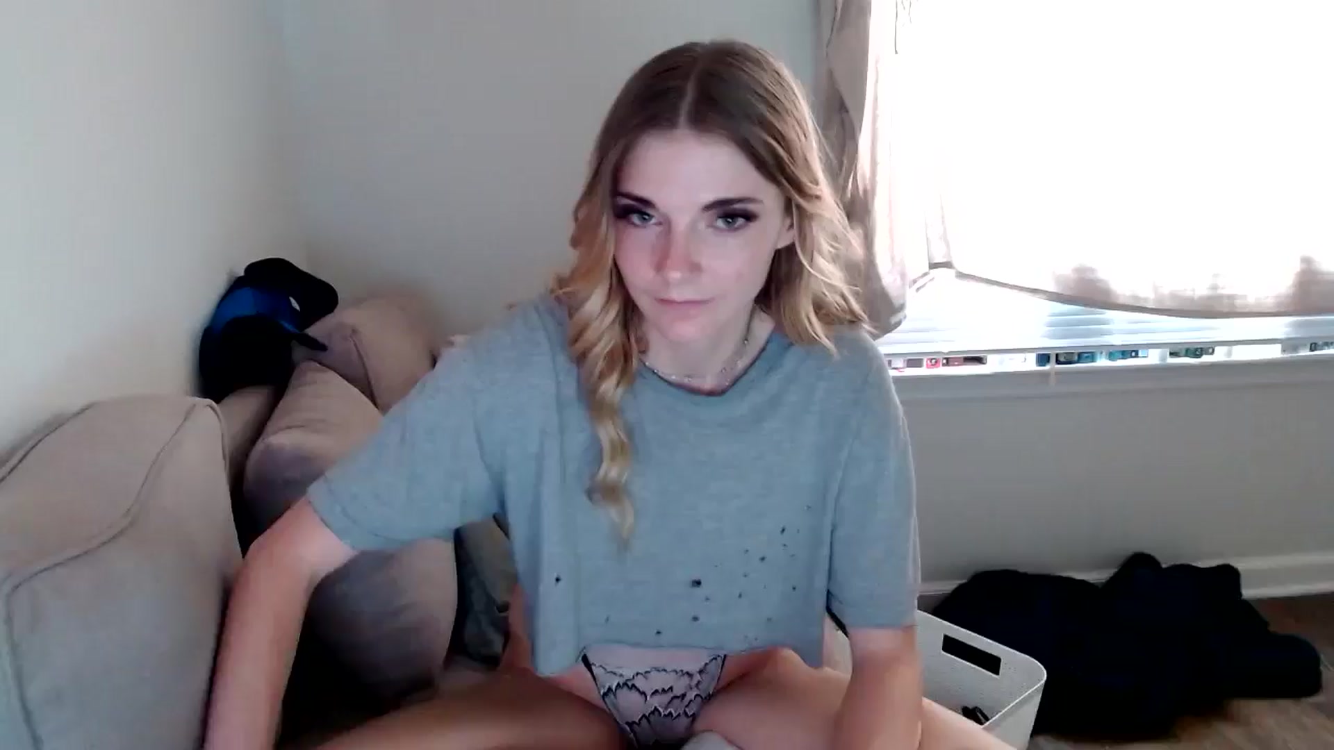 Gallery image thumbnail from lilkayleesi's myfreecams stream on, 07/27/2024, 22:41 image 3 of 20