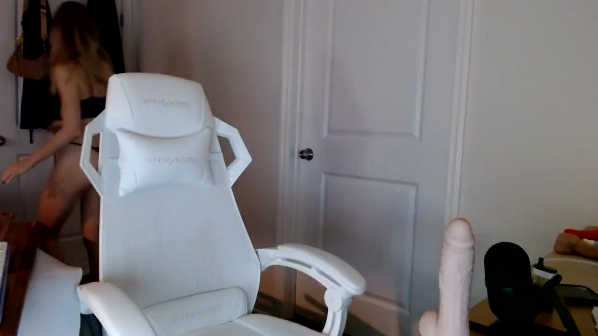 Gallery image thumbnail from lilkayleesi's myfreecams stream on, 09/15/2024, 18:13 image 7 of 20