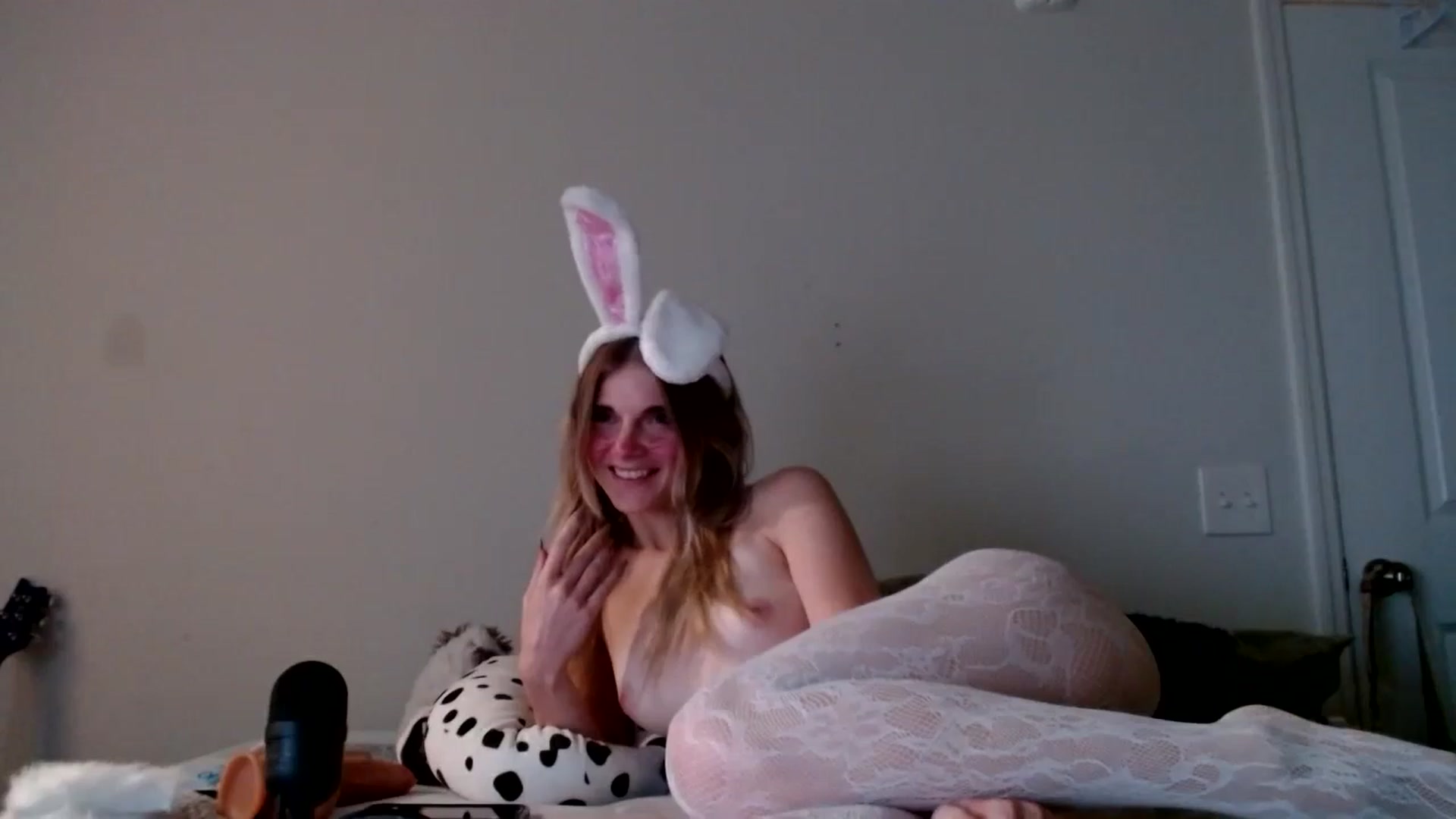 Gallery image thumbnail from lilkayleesi's myfreecams stream on, 09/18/2024, 18:18 image 14 of 20