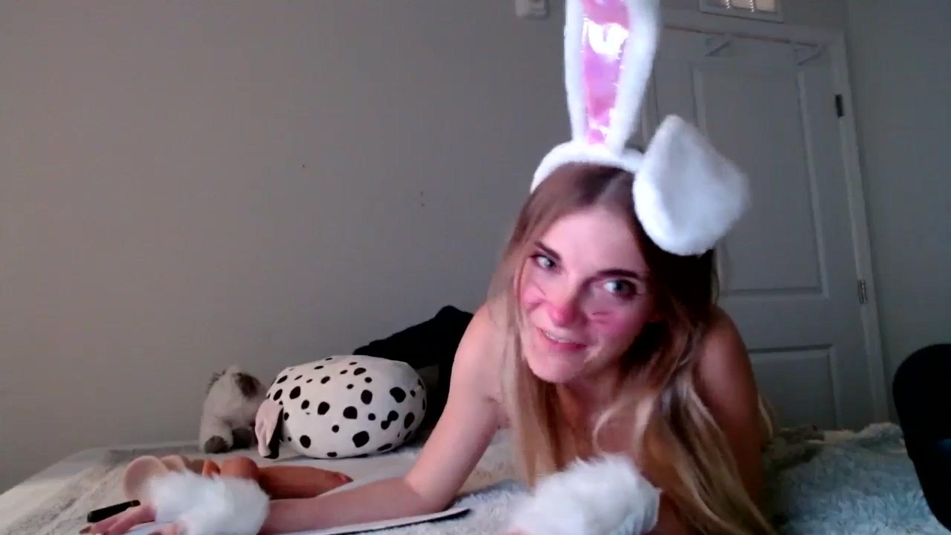 Gallery image thumbnail from lilkayleesi's myfreecams stream on, 09/18/2024, 18:18 image 7 of 20