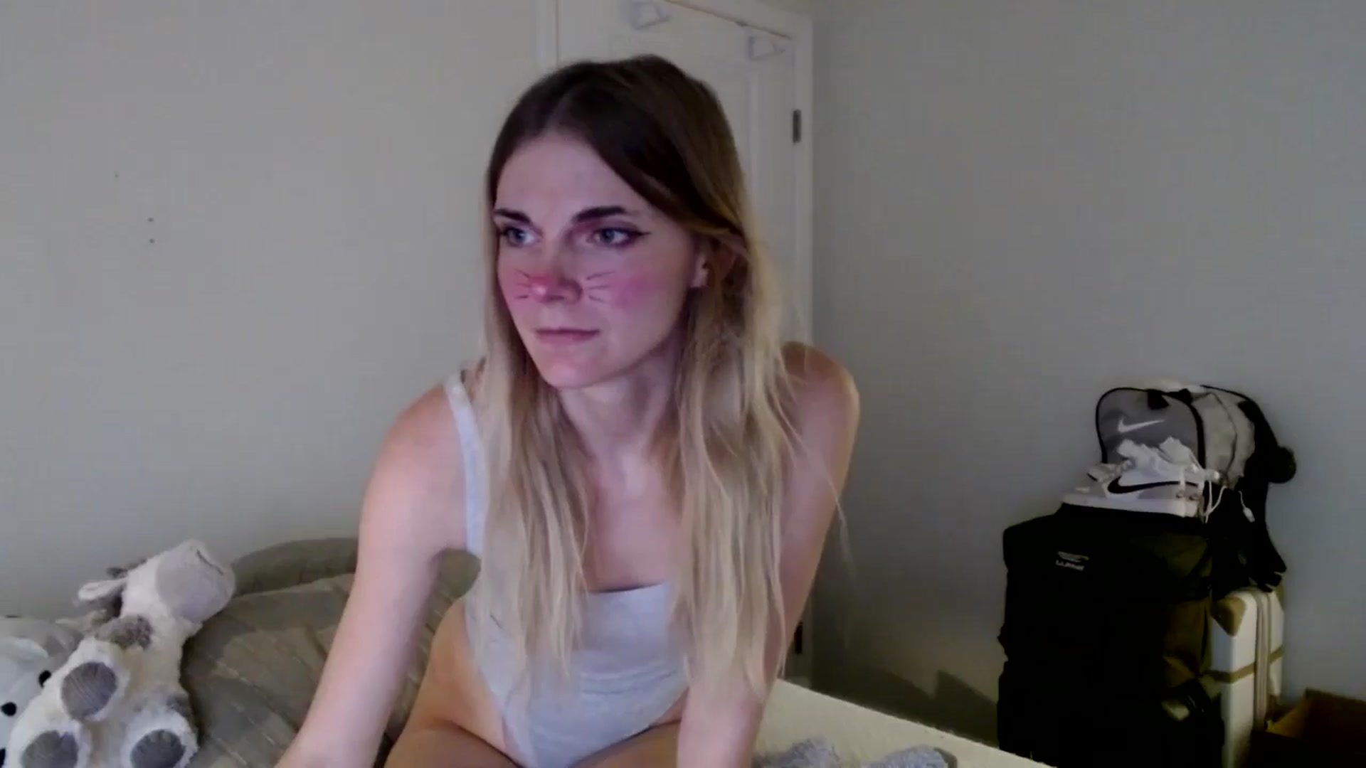 Gallery image thumbnail from lilkayleesi's myfreecams stream on, 09/18/2024, 19:12 image 19 of 20