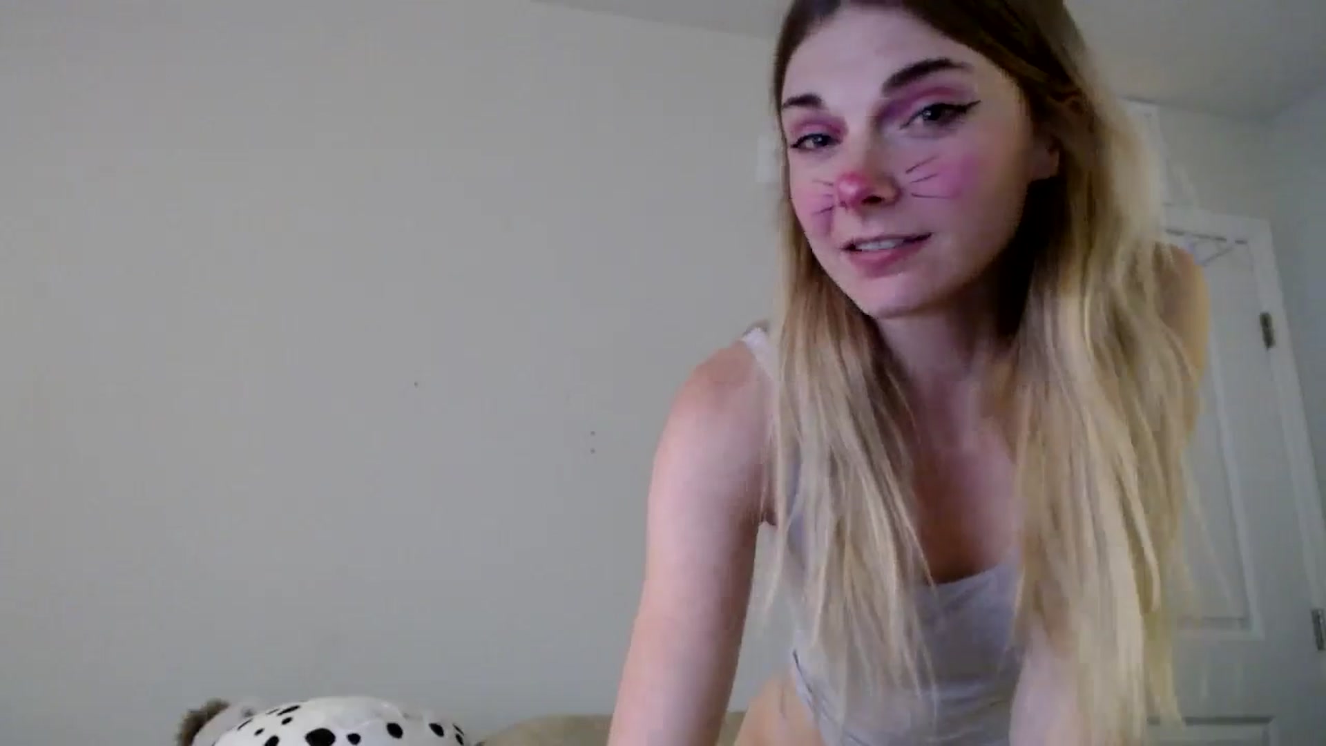 Gallery image thumbnail from lilkayleesi's myfreecams stream on, 09/18/2024, 19:12 image 12 of 20