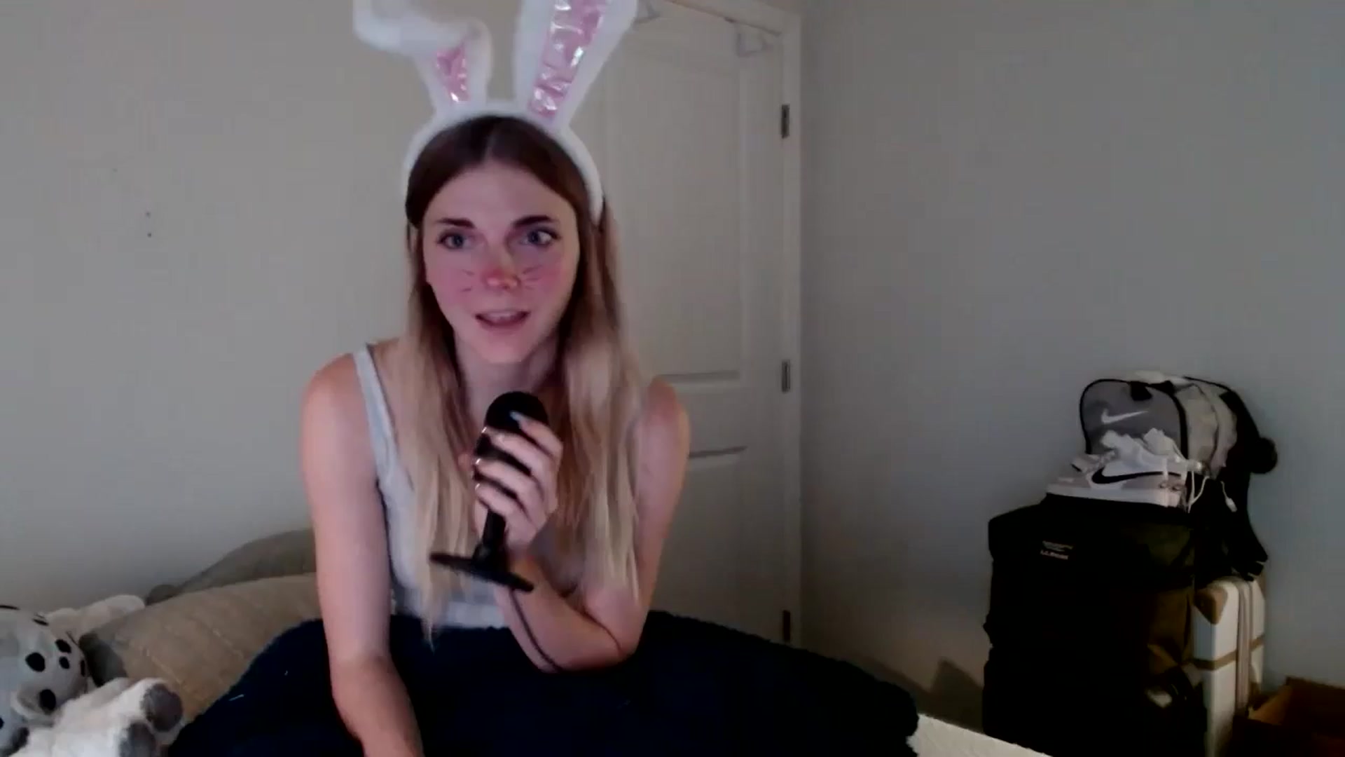 Gallery image thumbnail from lilkayleesi's myfreecams stream on, 09/18/2024, 20:09 image 7 of 20
