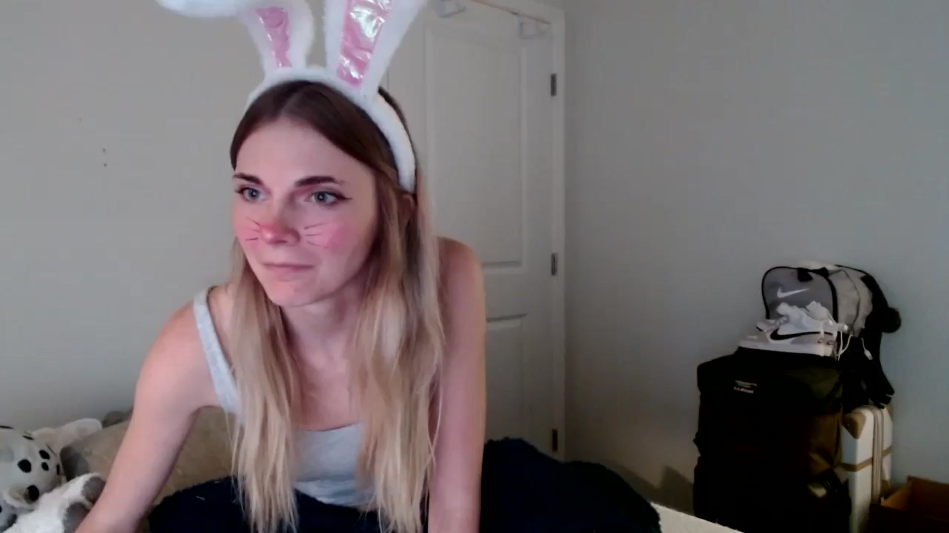 Gallery image thumbnail from lilkayleesi's myfreecams stream on, 09/18/2024, 20:09 image 9 of 20