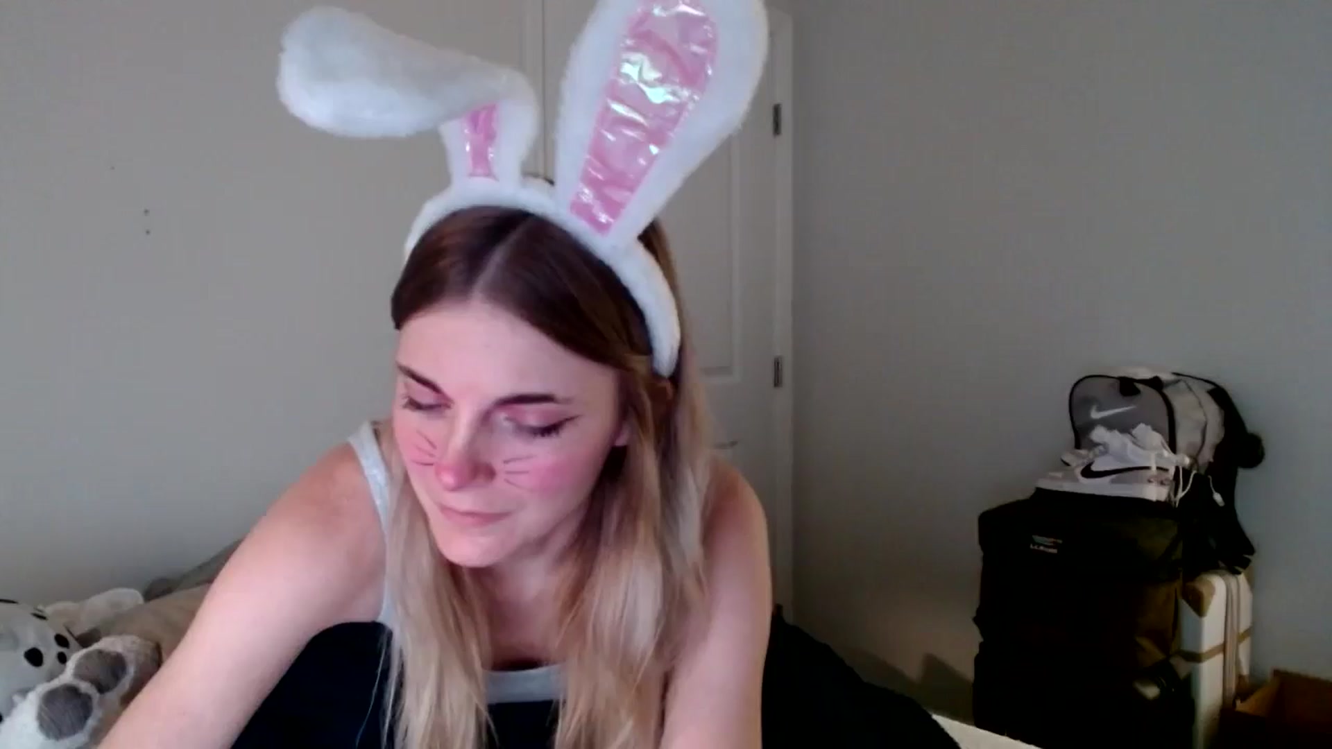 Gallery image thumbnail from lilkayleesi's myfreecams stream on, 09/18/2024, 20:09 image 6 of 20