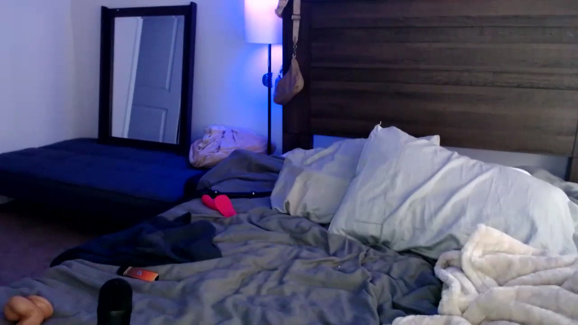Gallery image thumbnail from lilkayleesi's myfreecams stream on, 10/02/2024, 20:13 image 17 of 20