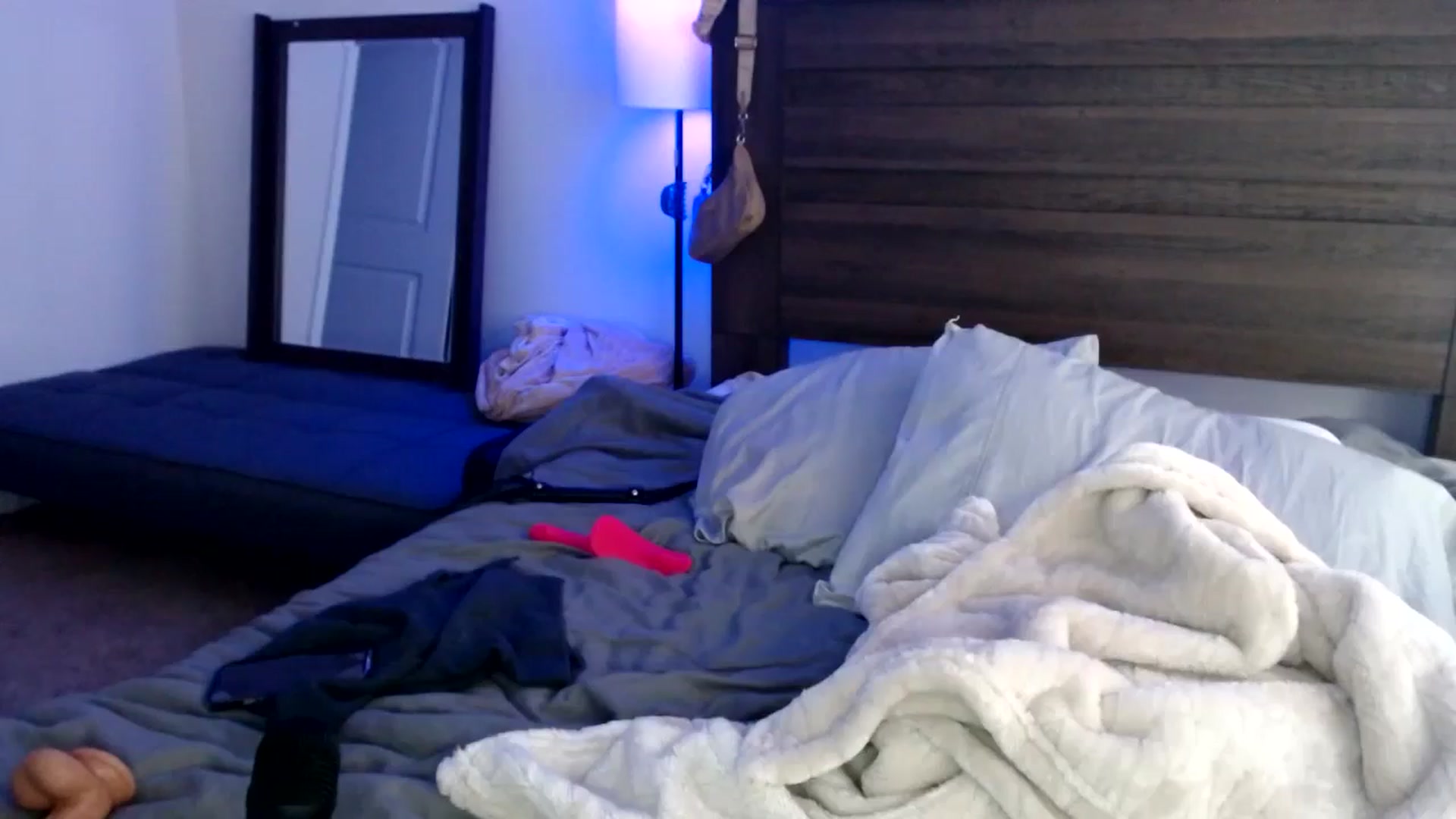 Gallery image thumbnail from lilkayleesi's myfreecams stream on, 10/02/2024, 20:13 image 19 of 20