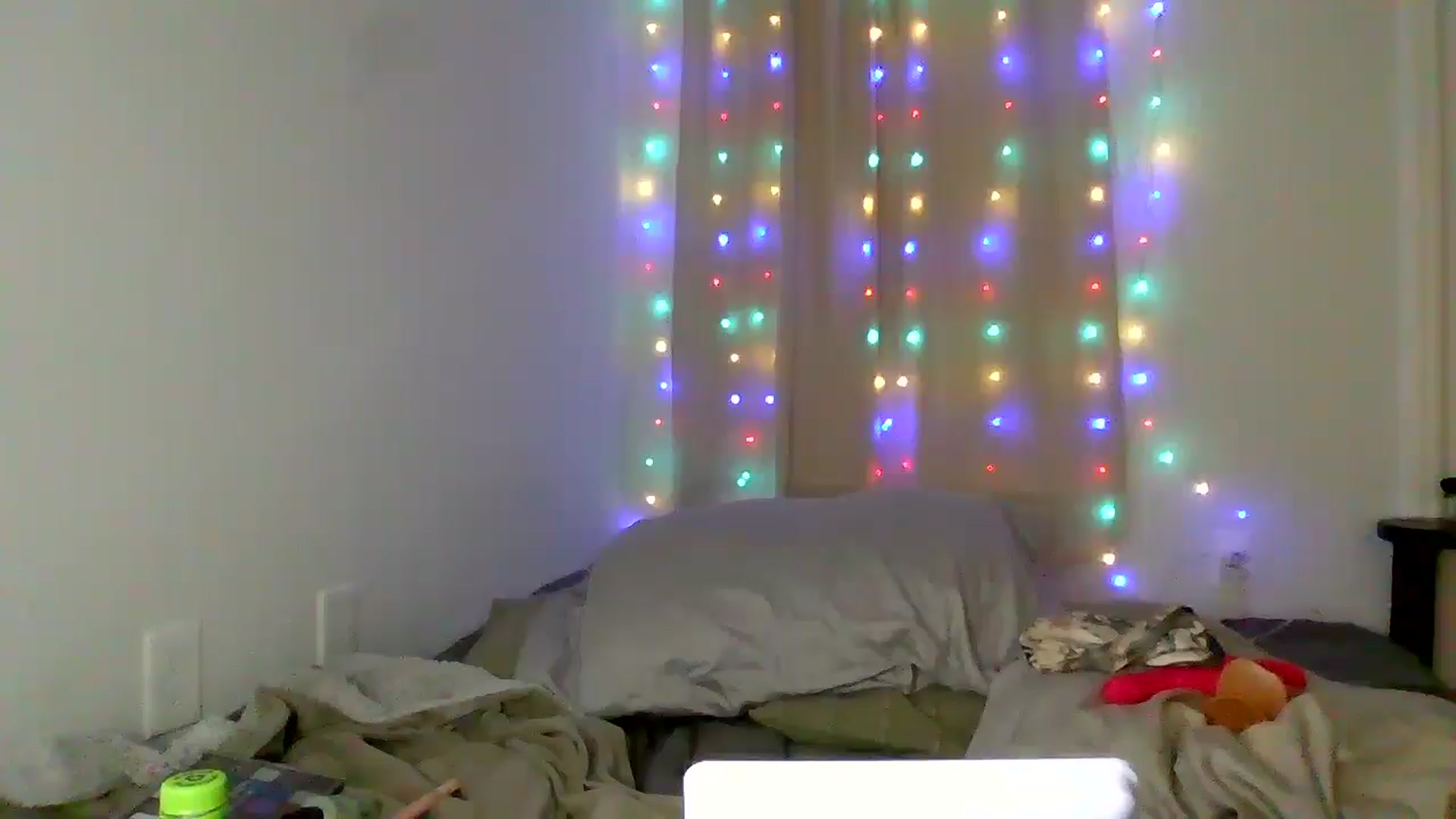 Gallery image thumbnail from lilkayleesi's myfreecams stream on, 12/20/2024, 02:33 image 6 of 20