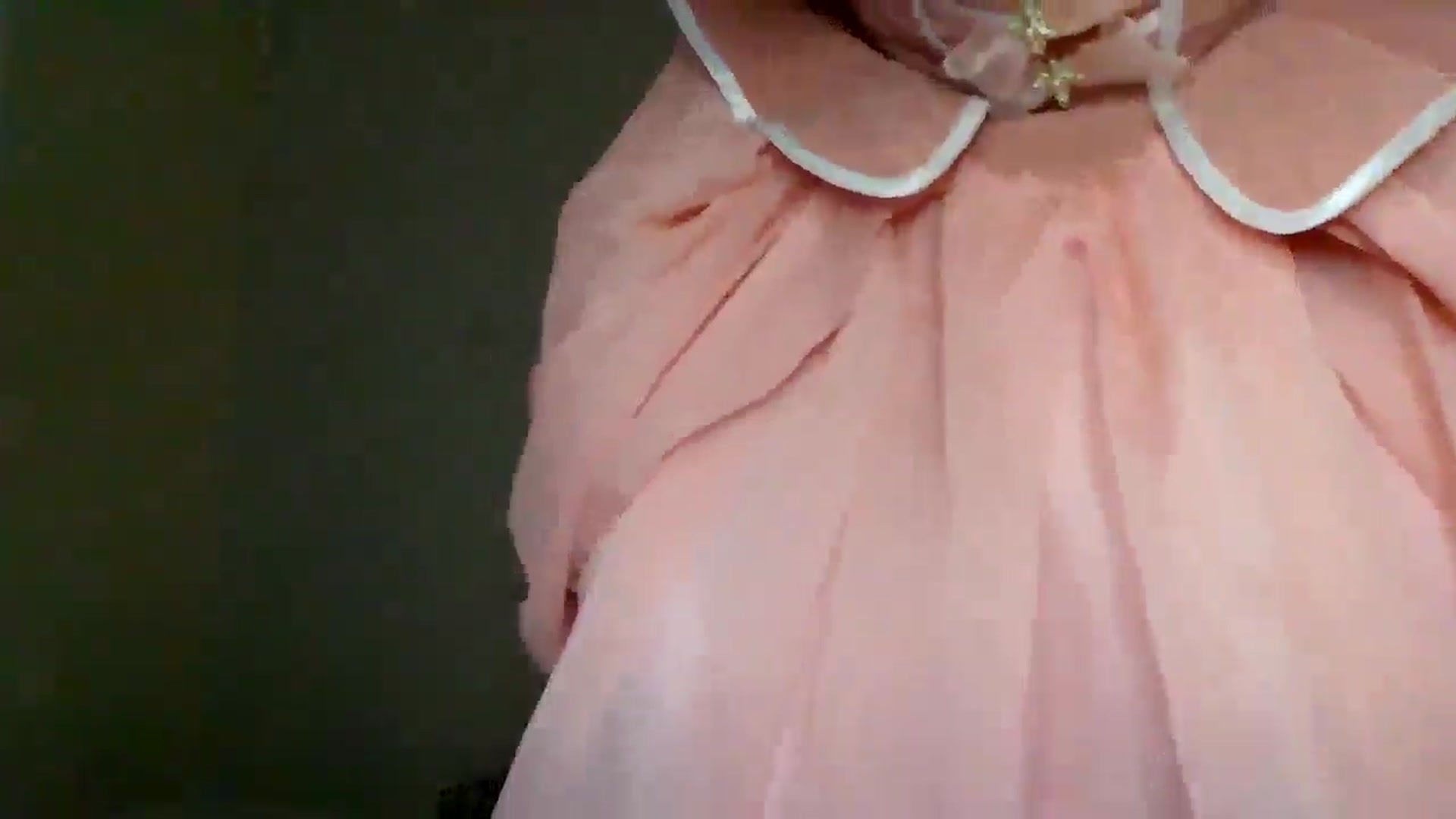 Gallery image thumbnail from lilkayleesi's myfreecams stream on, 12/20/2024, 02:33 image 17 of 20