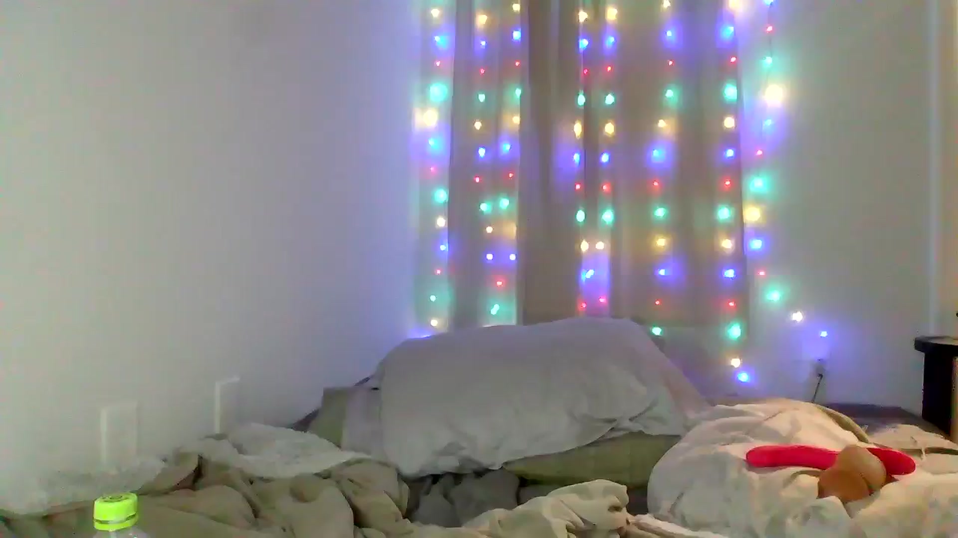 Gallery image thumbnail from lilkayleesi's myfreecams stream on, 12/20/2024, 02:33 image 14 of 20