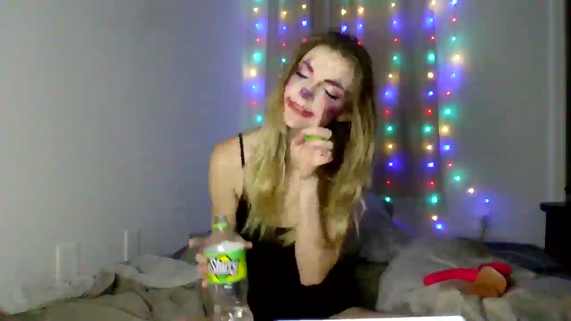 Gallery image thumbnail from lilkayleesi's myfreecams stream on, 12/20/2024, 02:33 image 13 of 20
