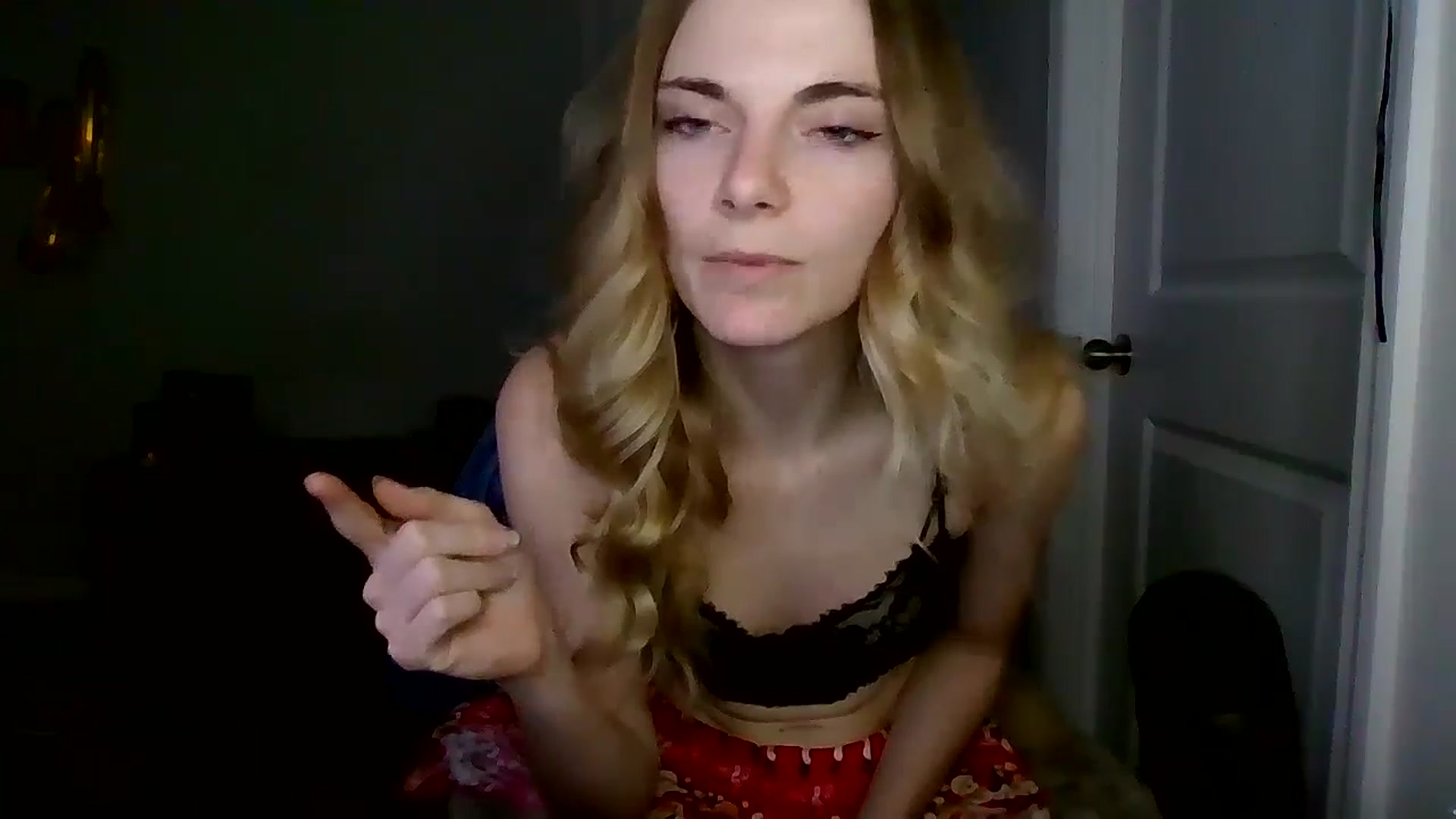 Gallery image thumbnail from lilkayleesi's myfreecams stream on, 12/28/2024, 15:44 image 14 of 20