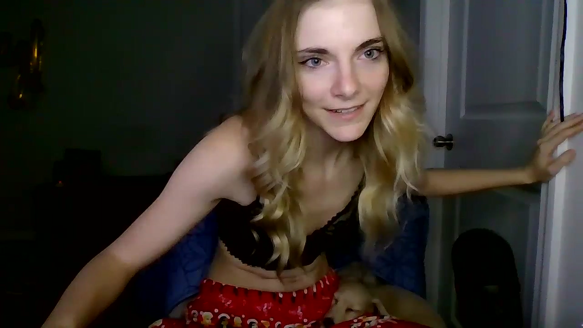 Gallery image thumbnail from lilkayleesi's myfreecams stream on, 12/28/2024, 15:44 image 12 of 20