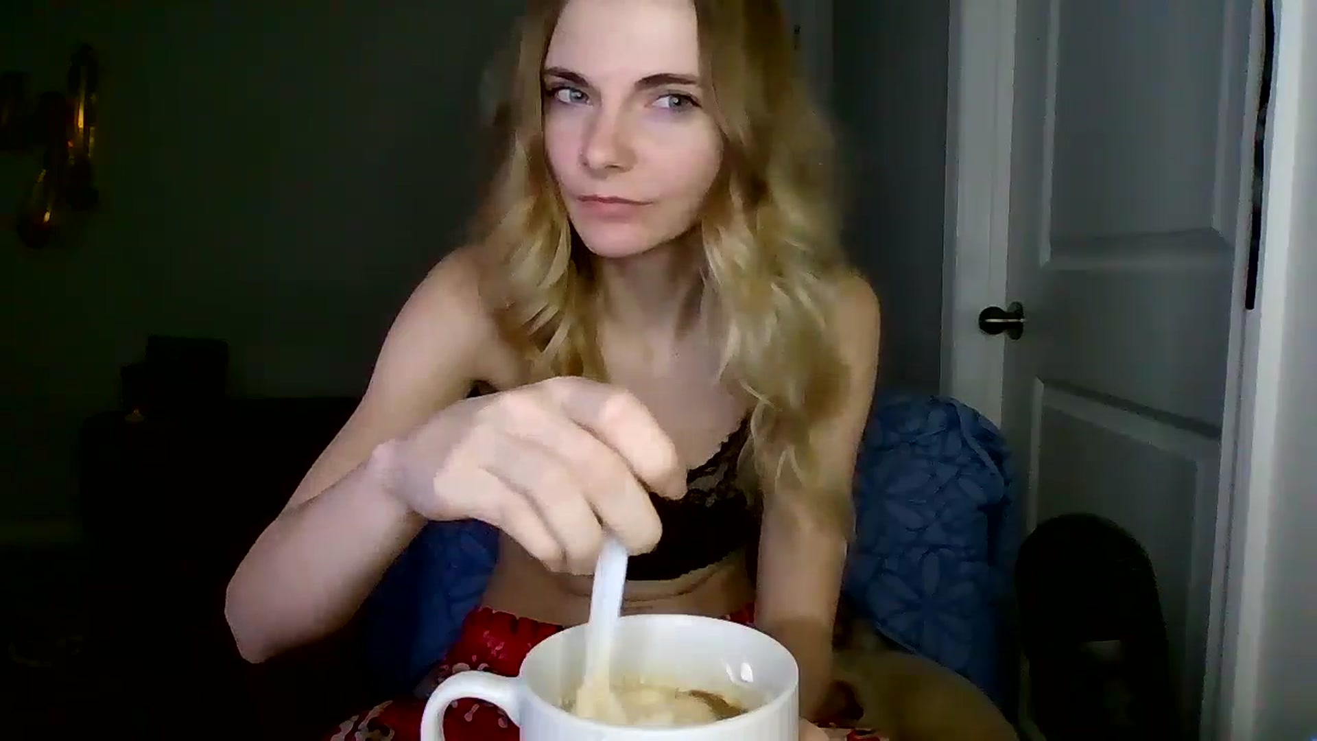 Gallery image thumbnail from lilkayleesi's myfreecams stream on, 12/28/2024, 15:44 image 9 of 20