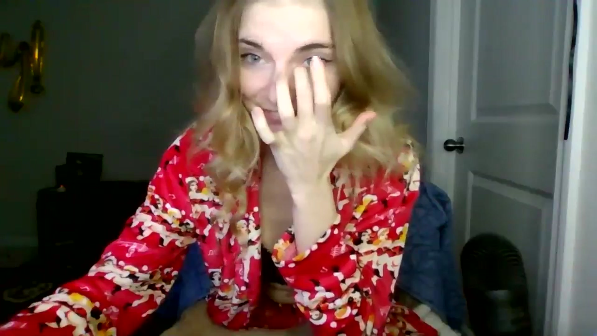 Gallery image thumbnail from lilkayleesi's myfreecams stream on, 12/28/2024, 15:44 image 5 of 20