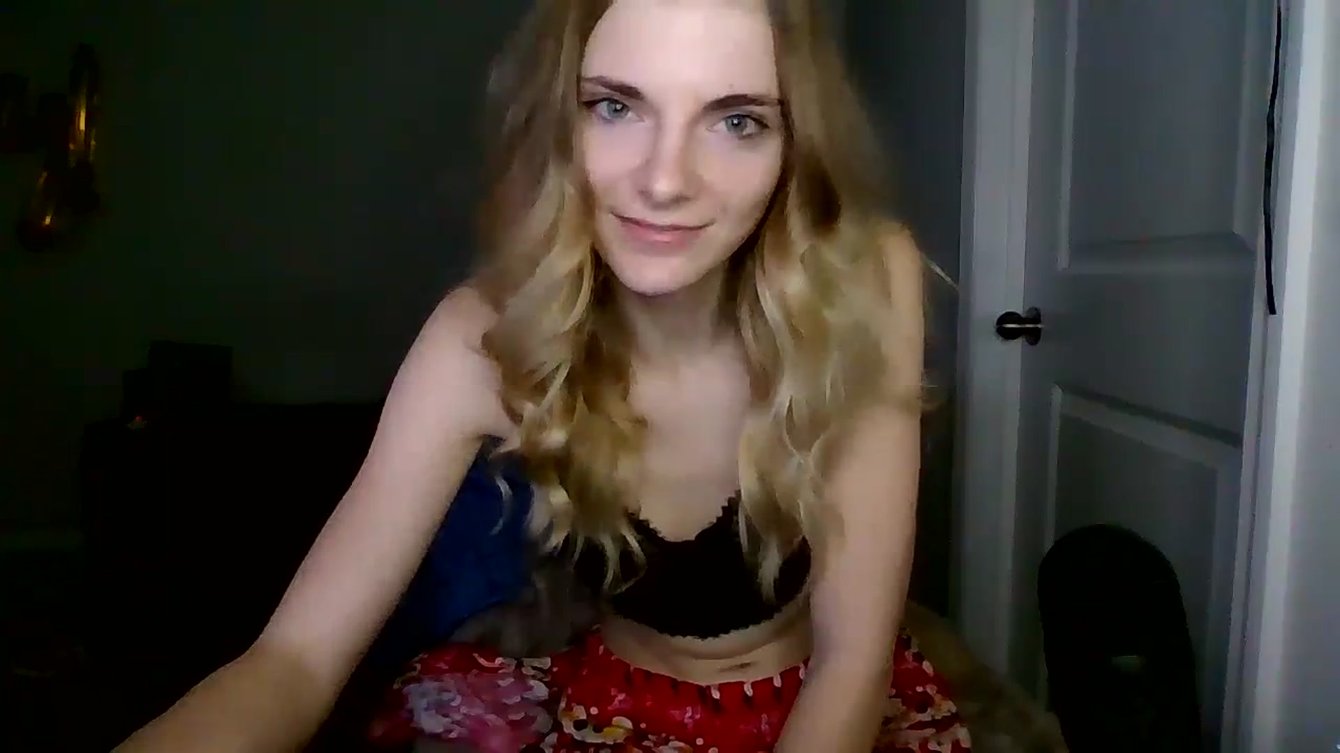 Gallery image thumbnail from lilkayleesi's myfreecams stream on, 12/28/2024, 15:44 image 15 of 20