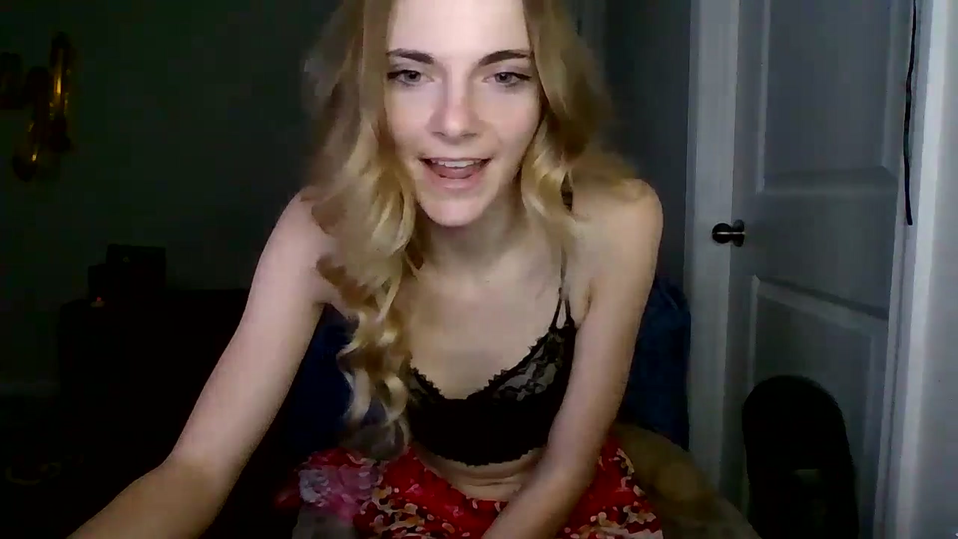 Gallery image thumbnail from lilkayleesi's myfreecams stream on, 12/28/2024, 15:44 image 13 of 20