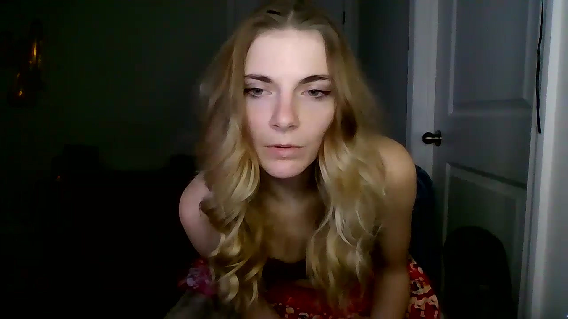Gallery image thumbnail from lilkayleesi's myfreecams stream on, 12/28/2024, 15:44 image 19 of 20