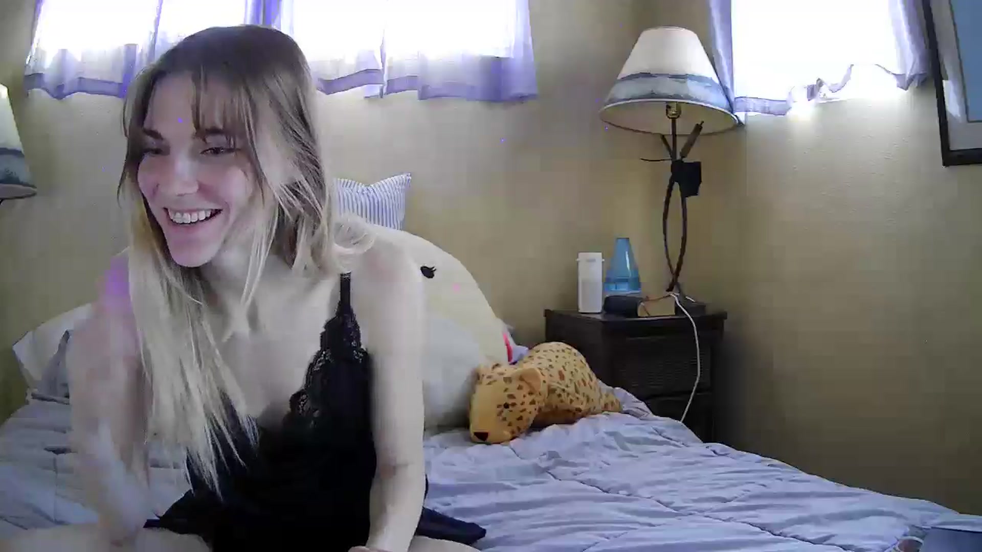 Gallery image thumbnail from lilkayleesi's myfreecams stream on, 02/21/2025, 17:15 image 17 of 20