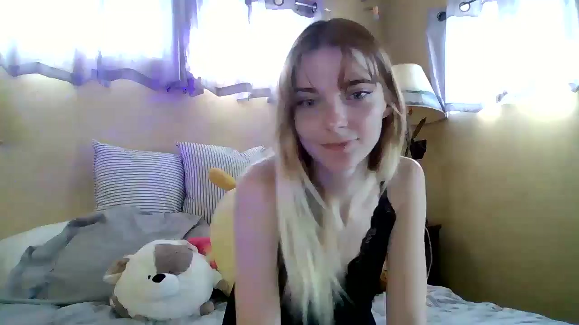 Gallery image thumbnail from lilkayleesi's myfreecams stream on, 02/21/2025, 17:15 image 2 of 20