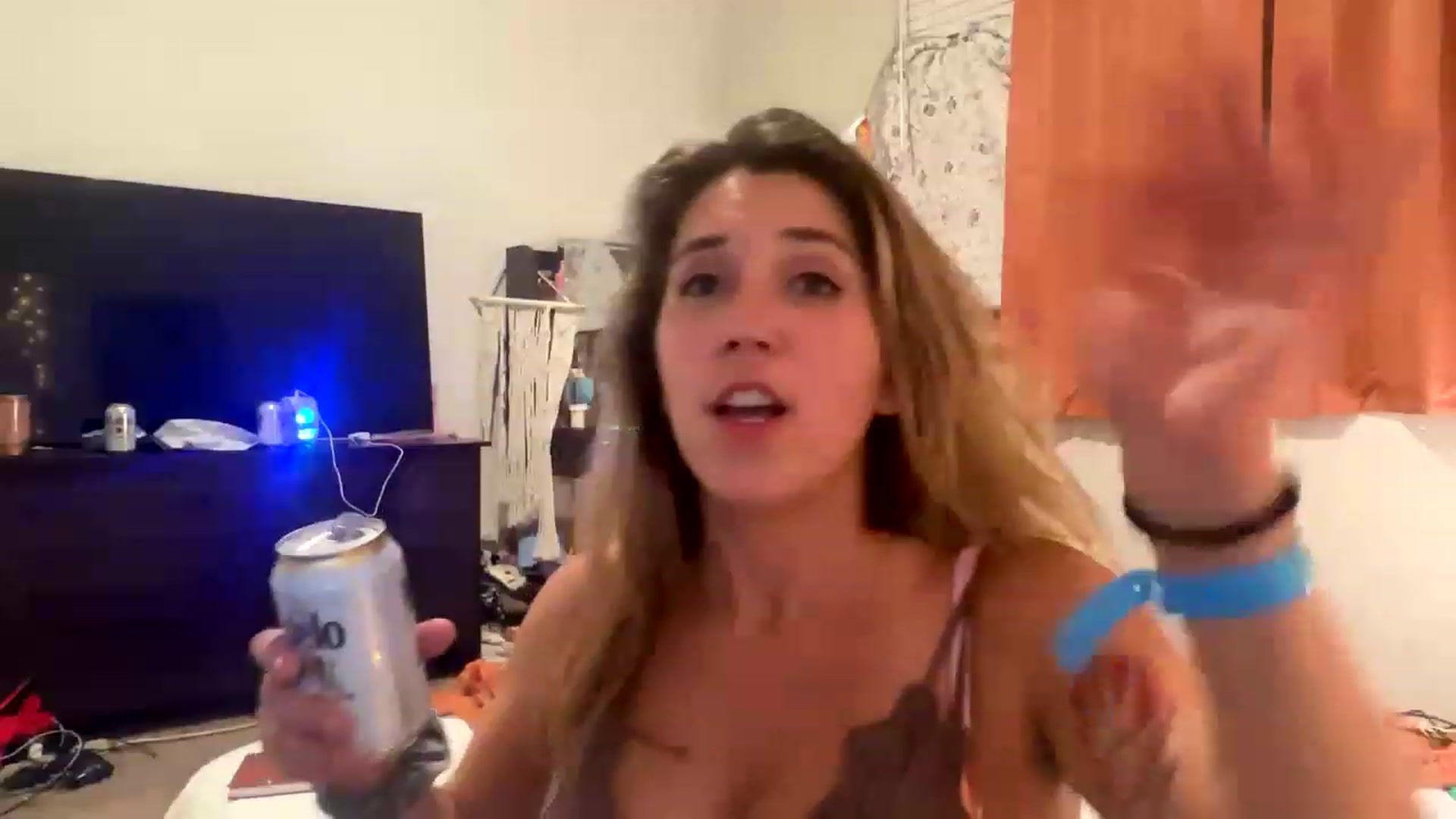 Gallery image thumbnail from lilladylana's myfreecams stream on, 07/03/2023, 09:49 image 17 of 20