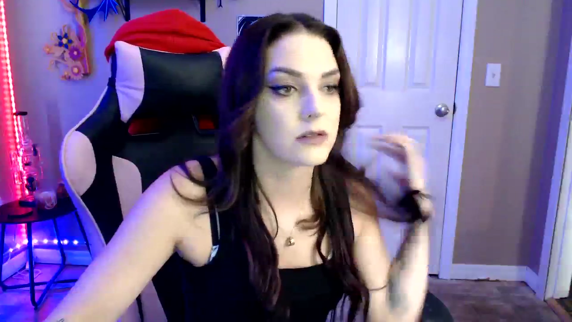 Gallery image thumbnail from lilmissrileyx's myfreecams stream on, 08/07/2023, 13:23 image 20 of 20