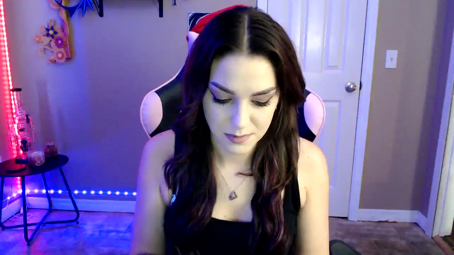 Gallery image thumbnail from lilmissrileyx's myfreecams stream on, 08/07/2023, 13:23 image 12 of 20